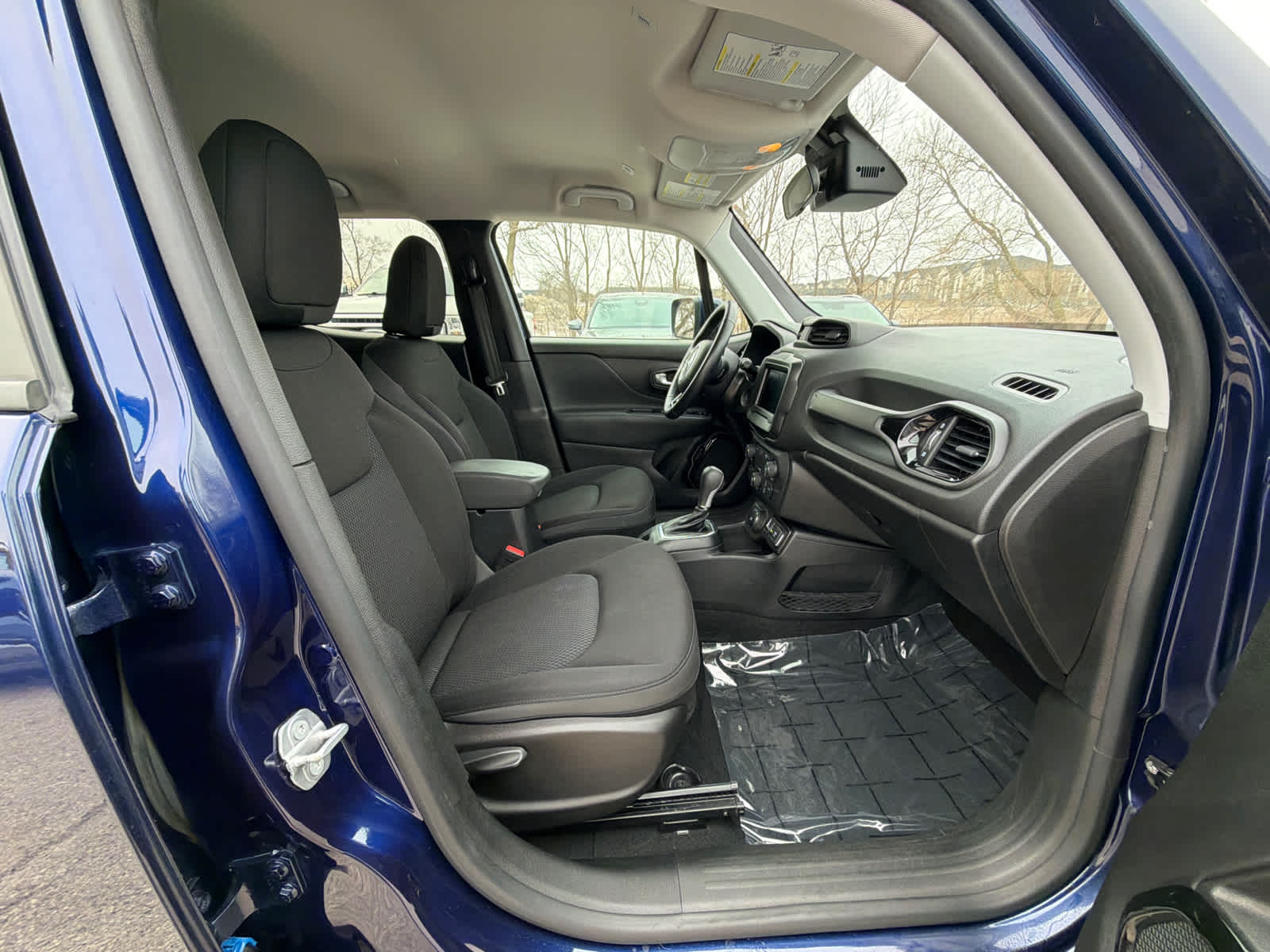 Thumbnail: 2019 Jeep Renegade - 8