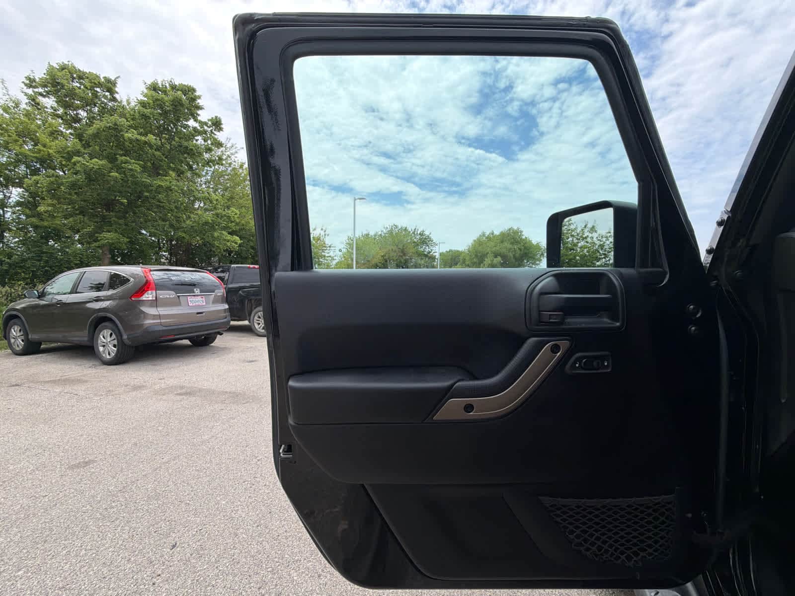 Thumbnail: 2016 Jeep Wrangler - 12