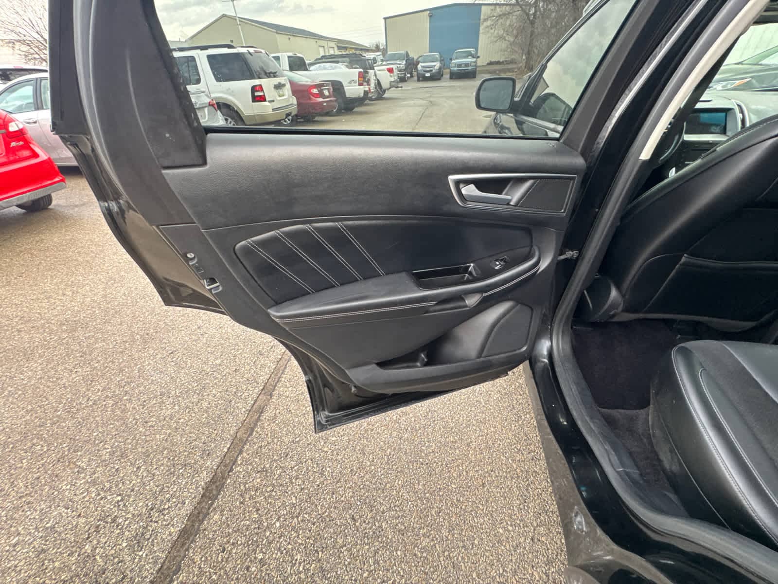 Thumbnail: 2015 Ford Edge - 12