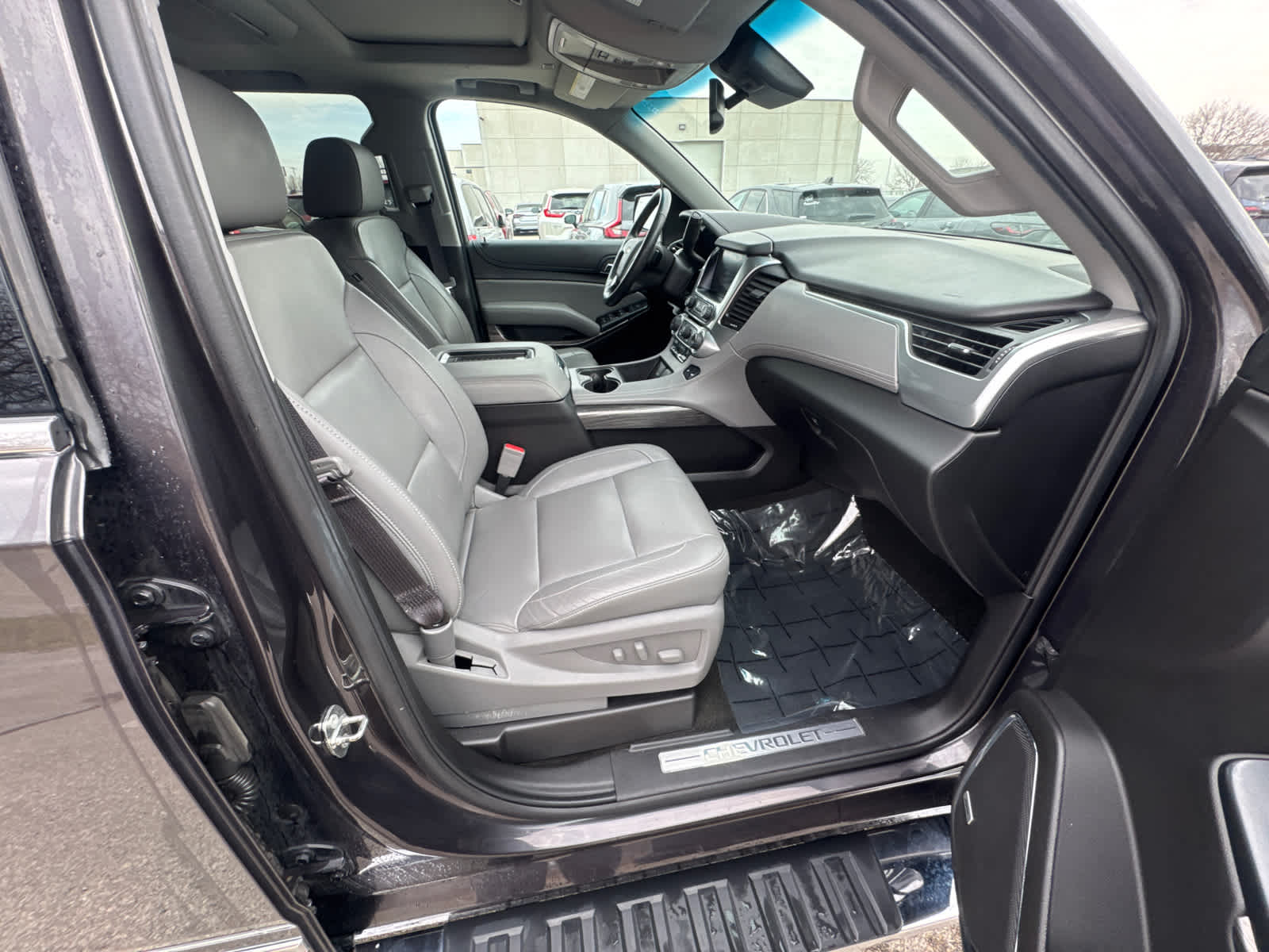 Thumbnail: 2017 Chevrolet Tahoe - 12