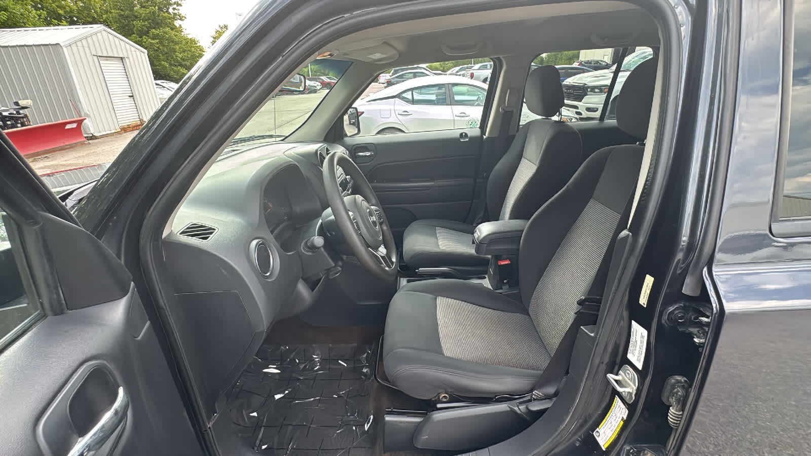 Thumbnail: 2014 Jeep Patriot - 15