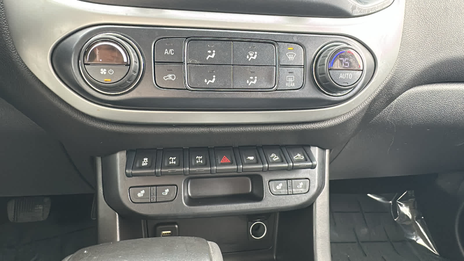 2017 Chevrolet Colorado ZR2 - Photo 23