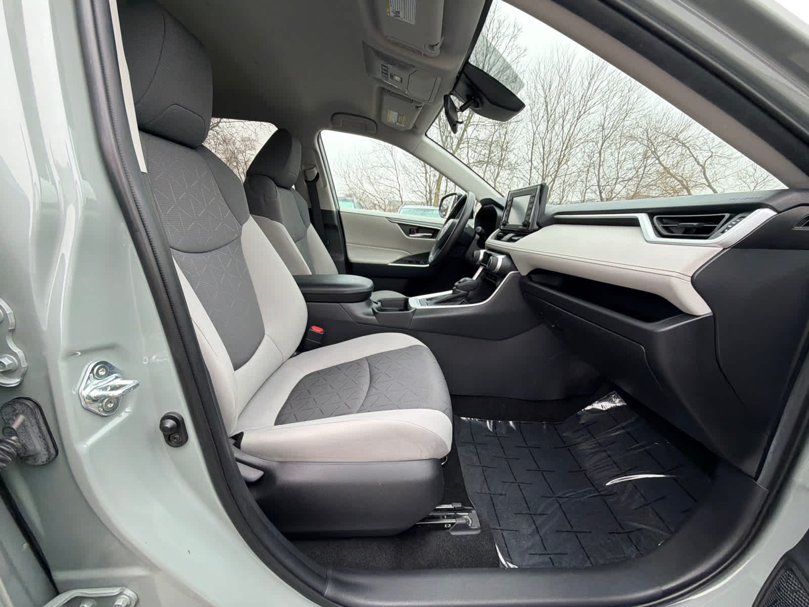 Thumbnail: 2021 Toyota RAV4 - 8