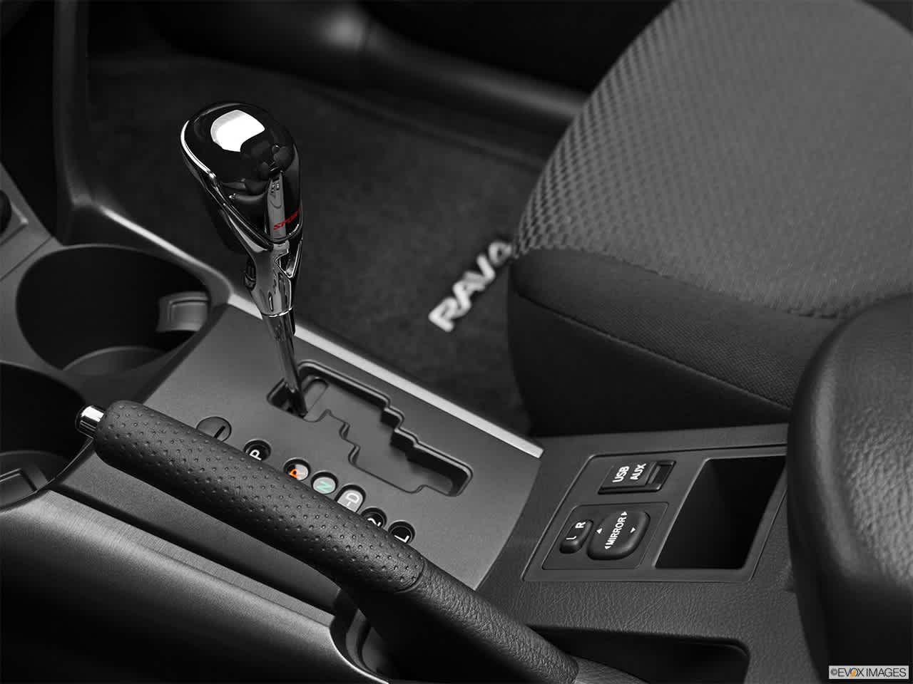 Thumbnail: 2012 Toyota RAV4 - 18