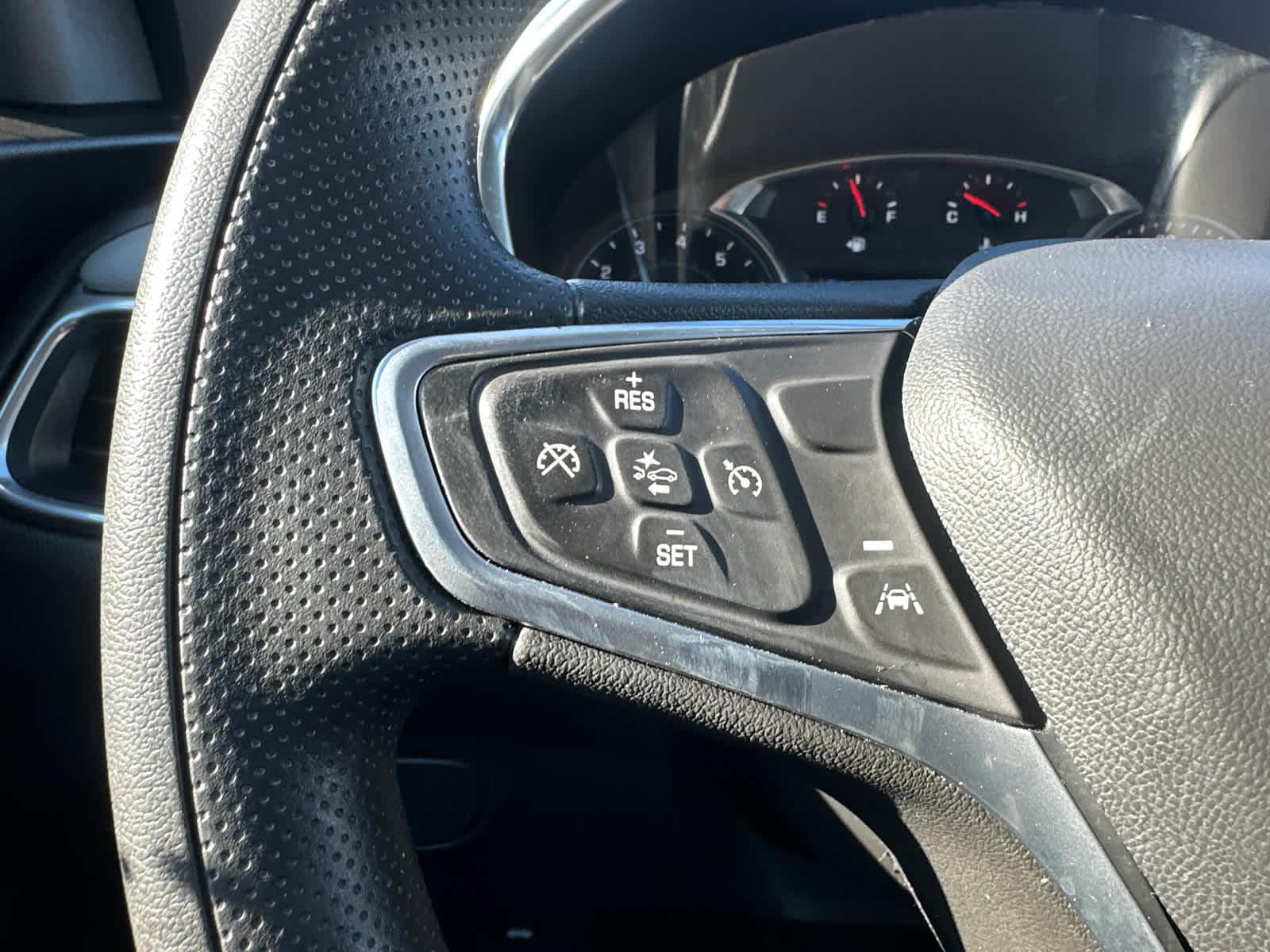 Thumbnail: 2023 Chevrolet Equinox - 15