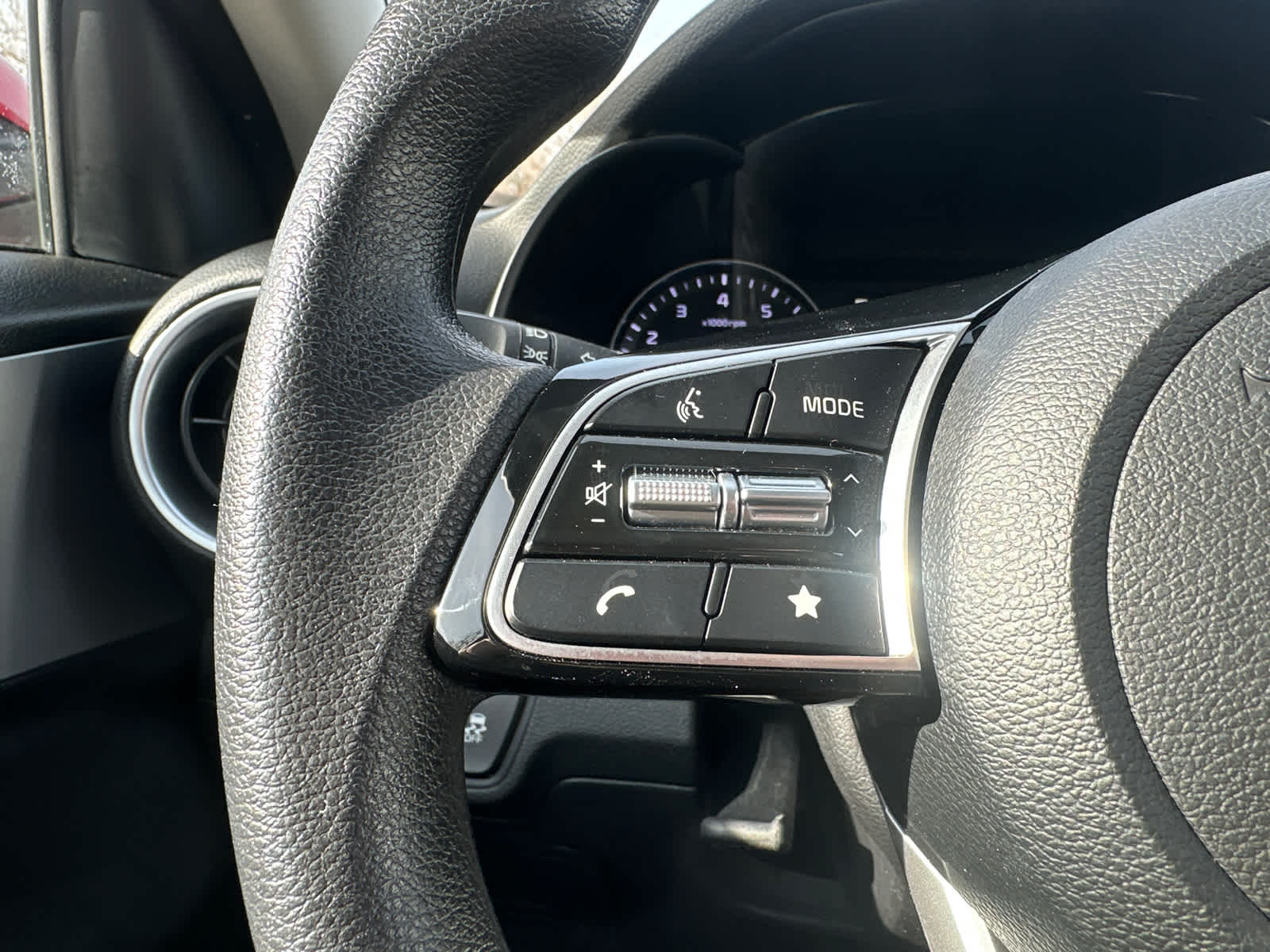 Thumbnail: 2024 Kia Forte - 18