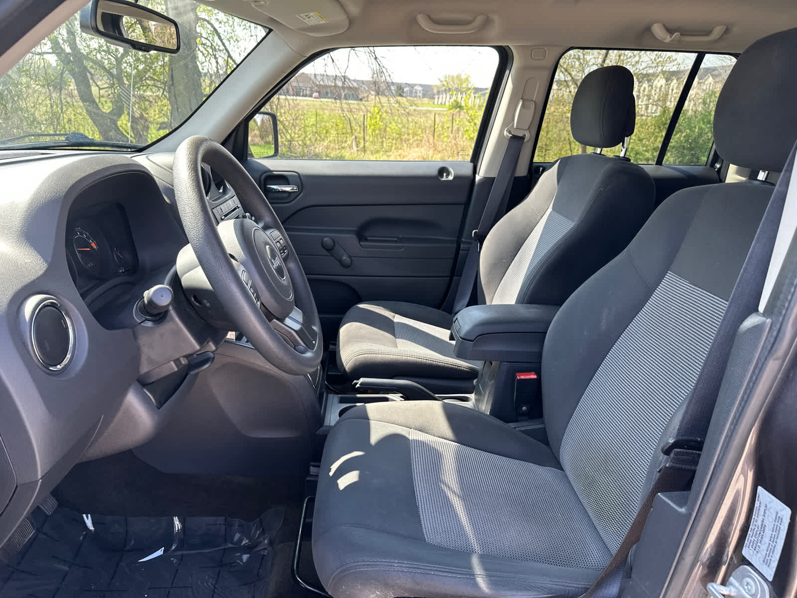 Thumbnail: 2017 Jeep Patriot - 10