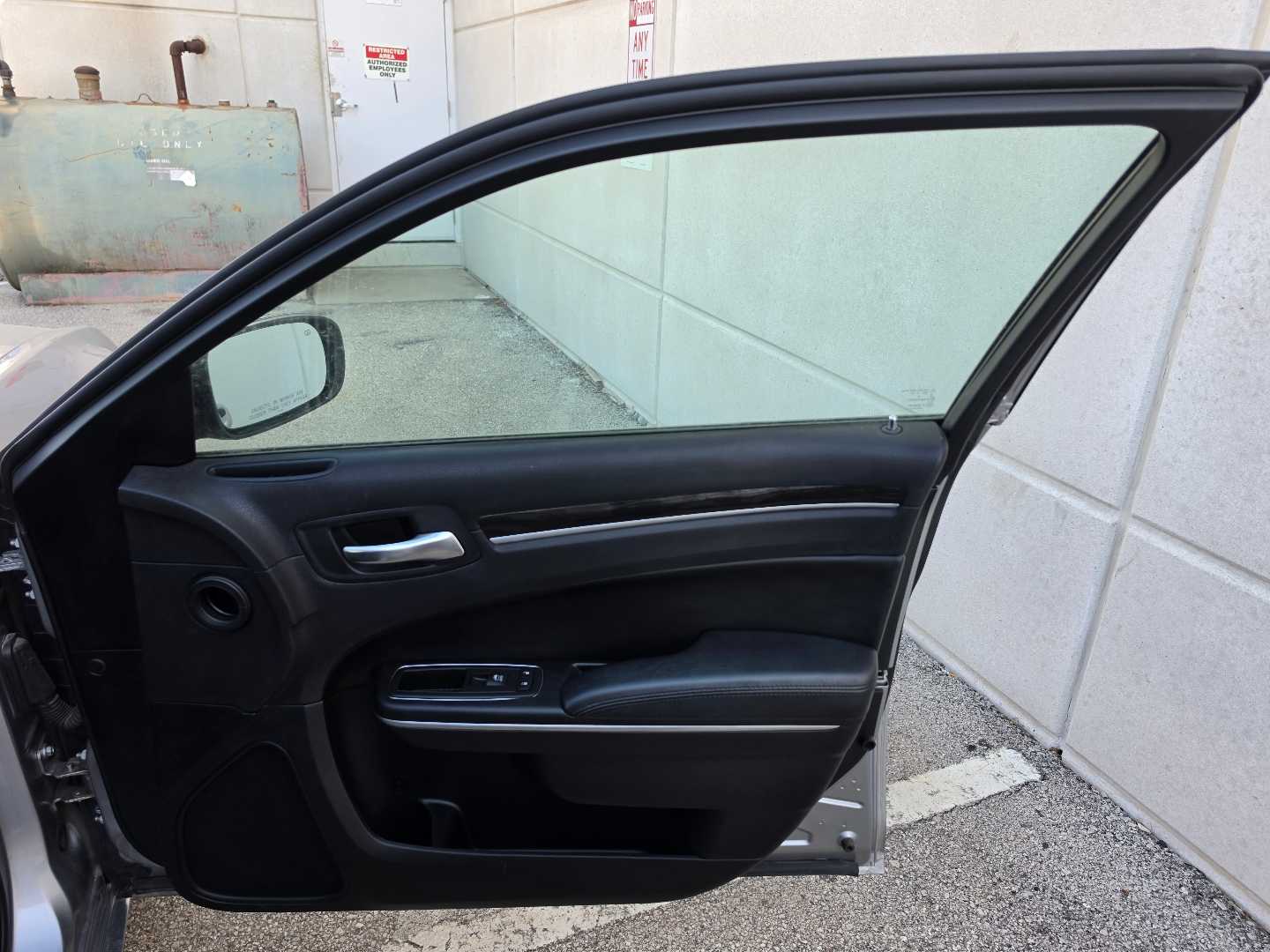 Thumbnail: 2015 Chrysler 300 - 12