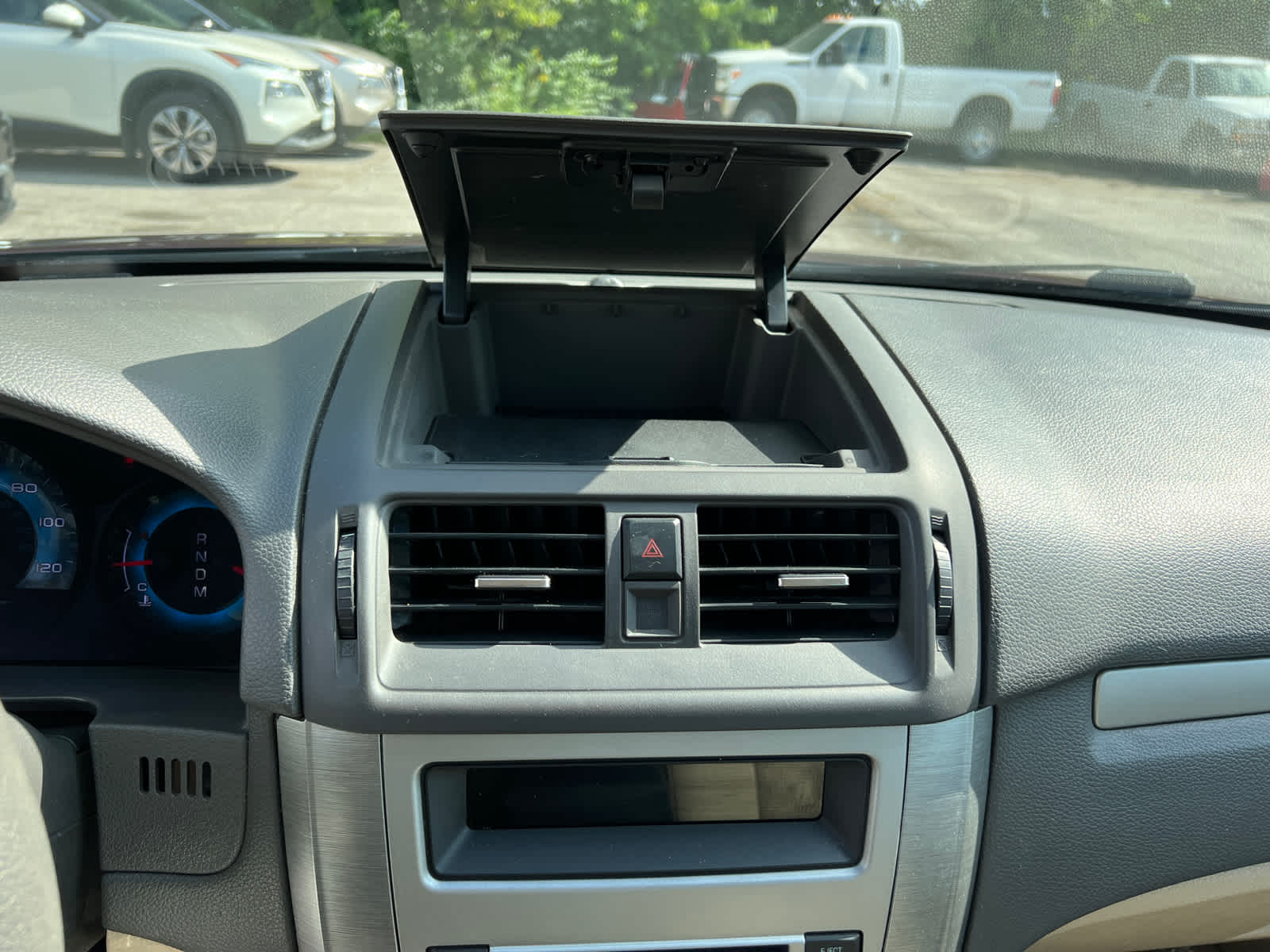 Thumbnail: 2011 Ford Fusion - 23
