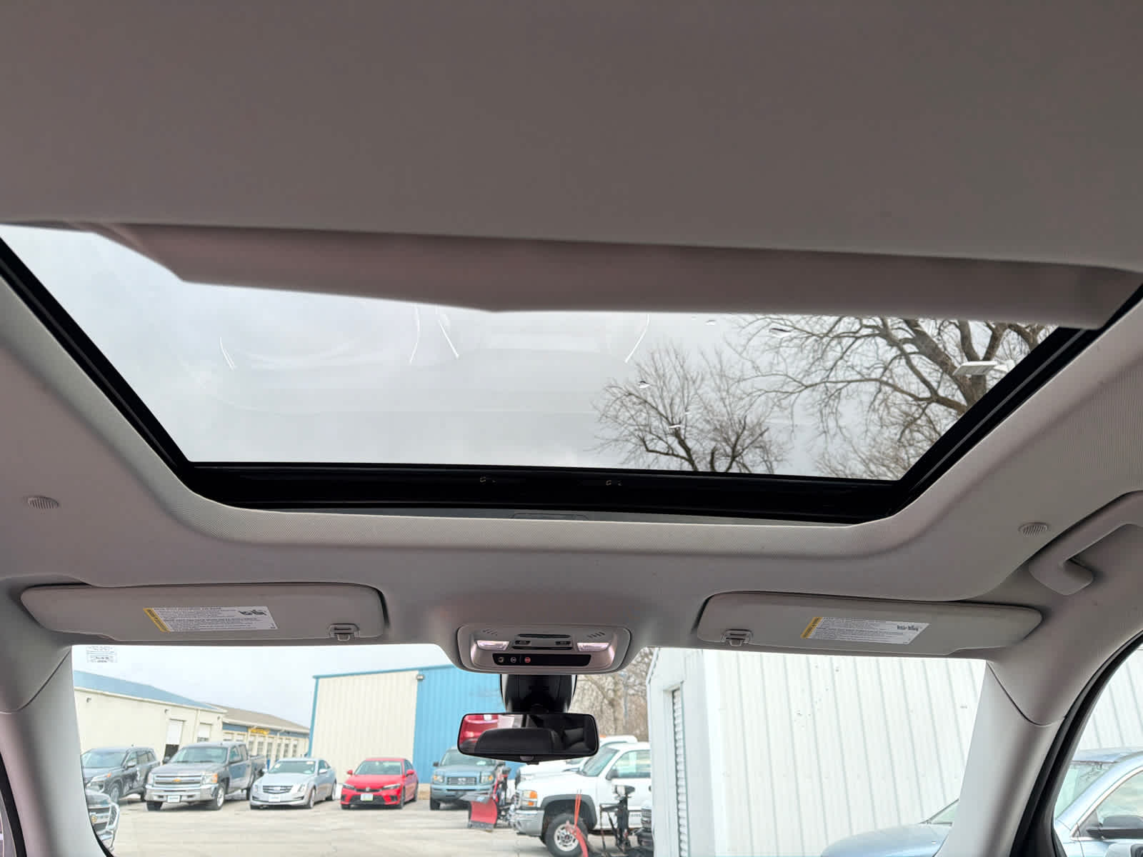 Thumbnail: 2021 Chevrolet Traverse - 31