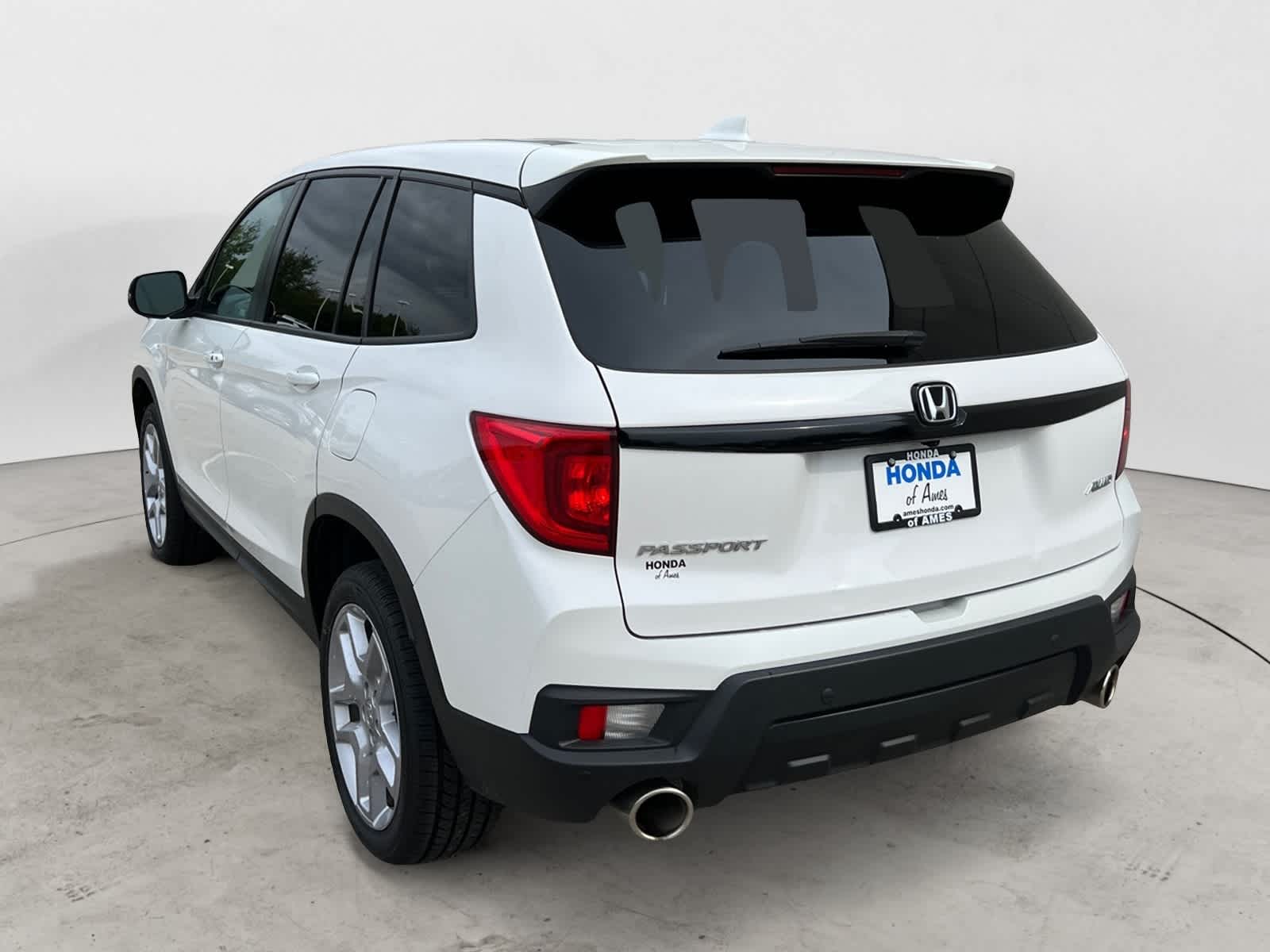 2024 Honda Passport EX-L photo 2
