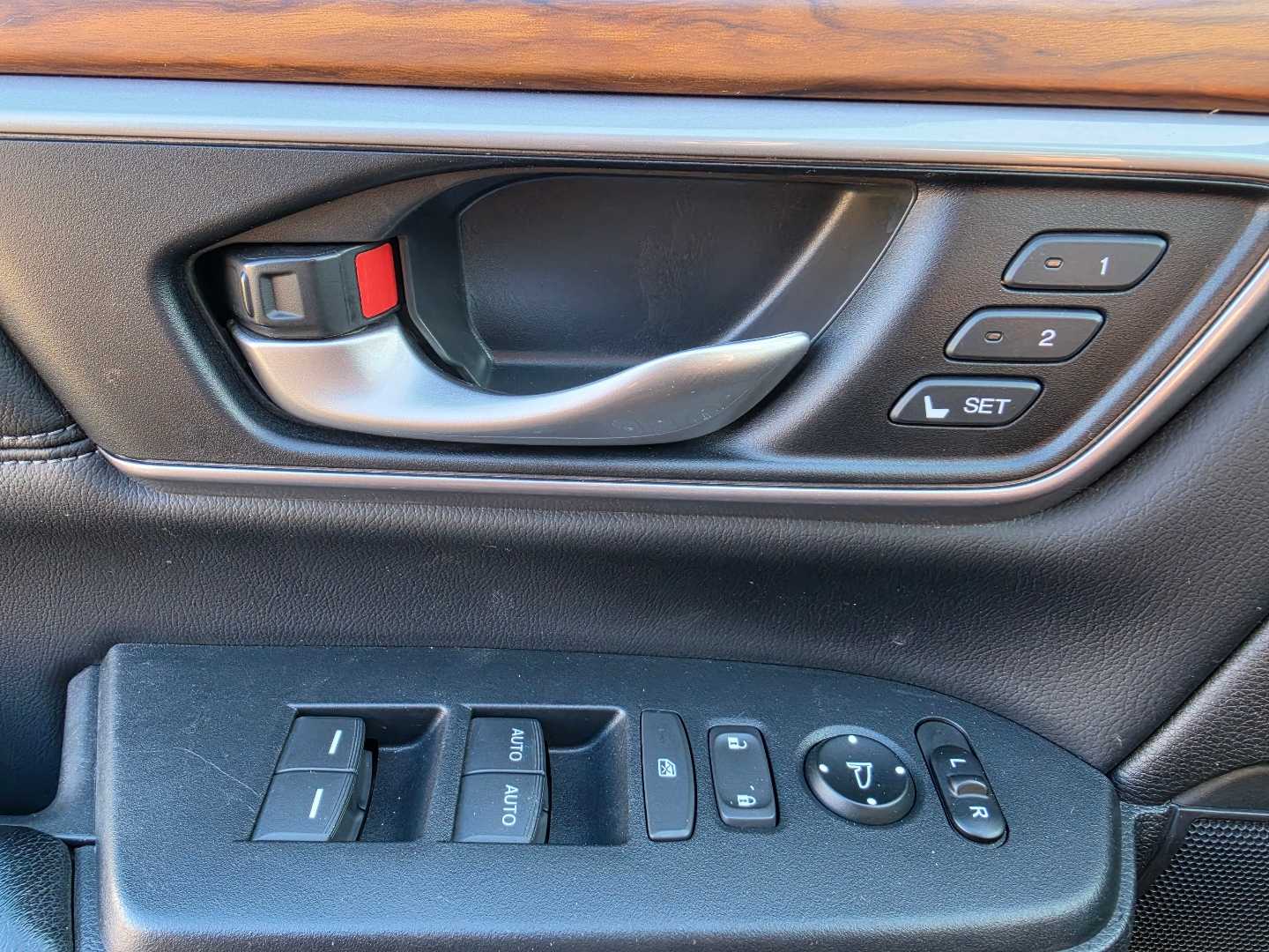 Thumbnail: 2017 Honda CR-V - 23