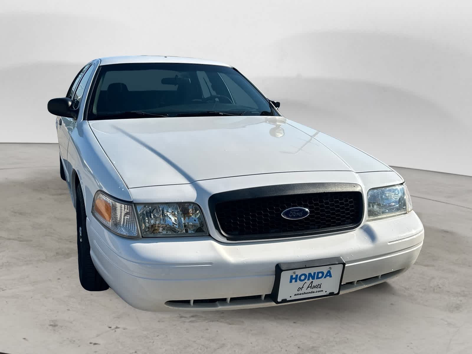Thumbnail: 2011 Ford Crown Victoria - 4