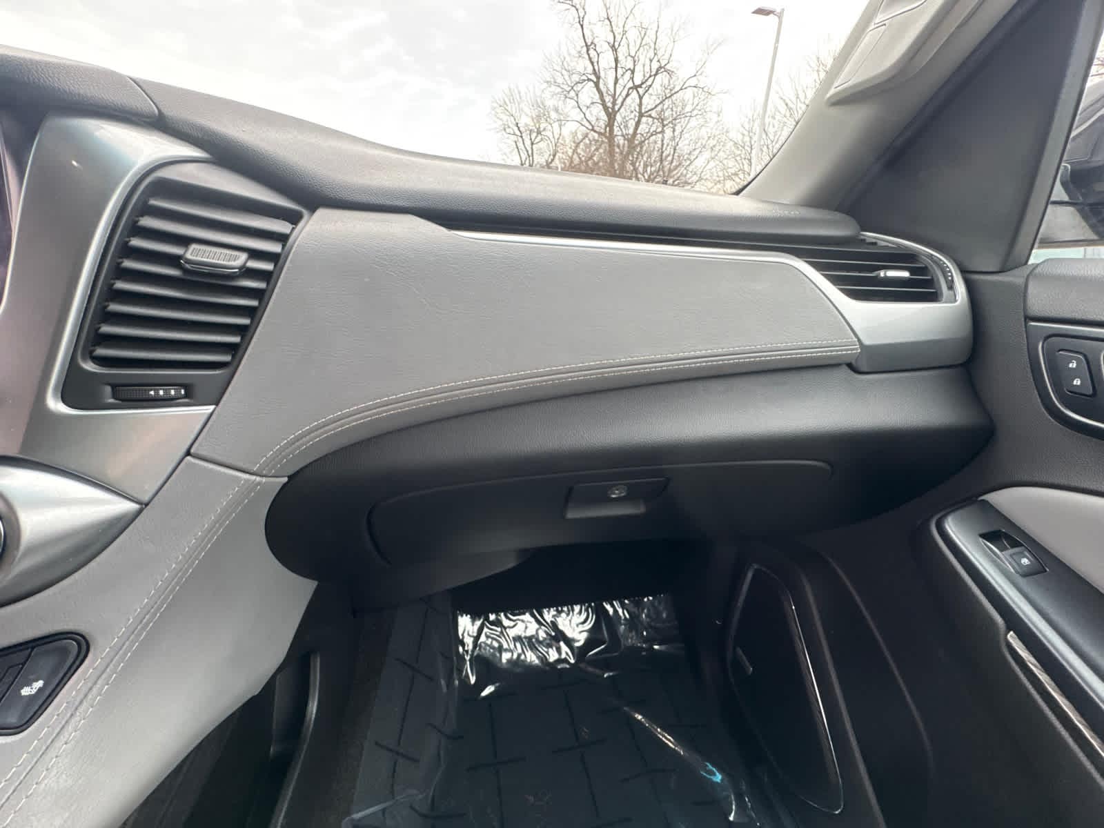 Thumbnail: 2017 Chevrolet Tahoe - 23