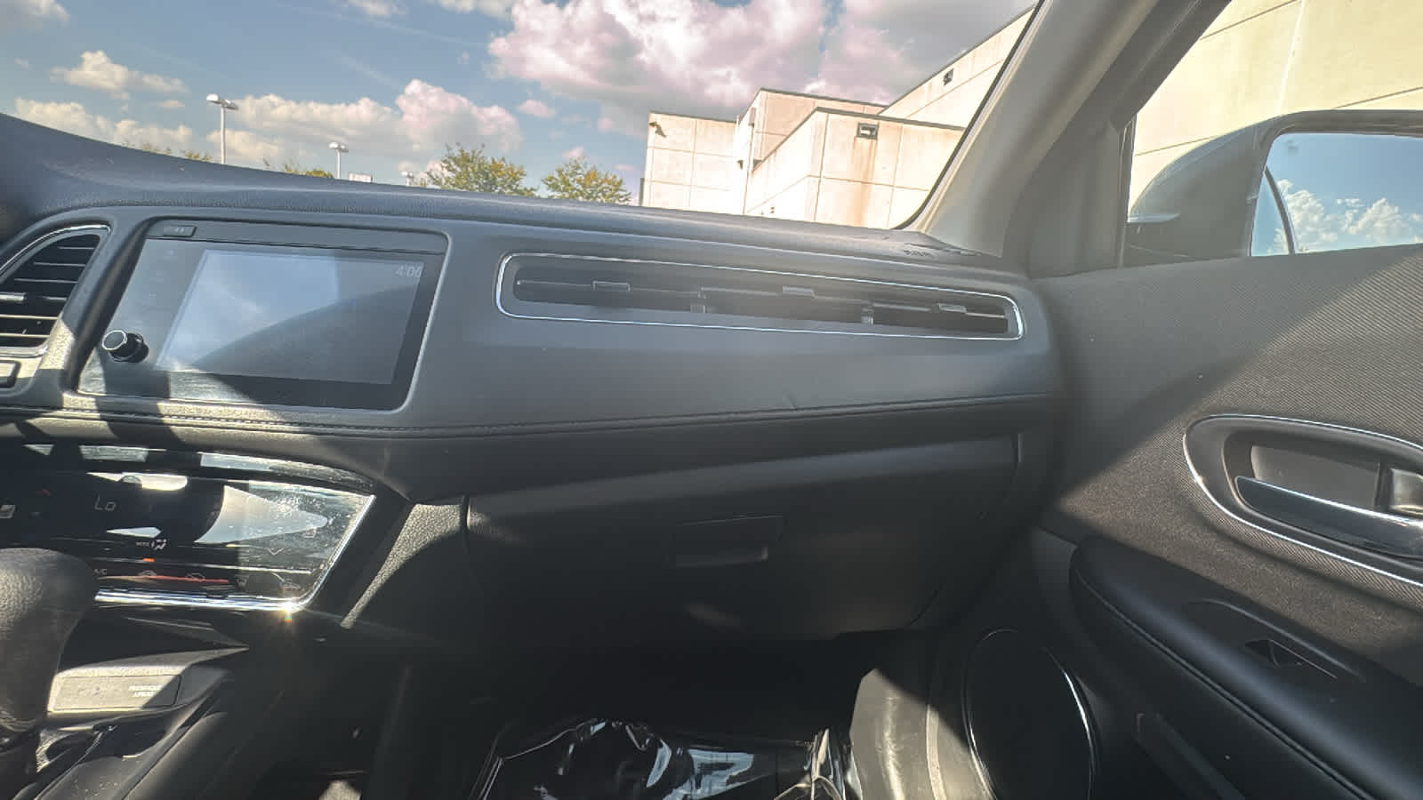 Thumbnail: 2022 Honda HR-V - 22