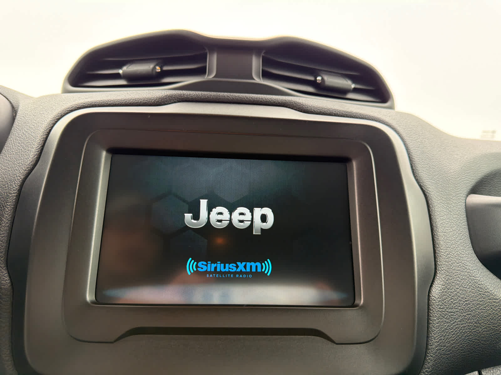 Thumbnail: 2019 Jeep Renegade - 23