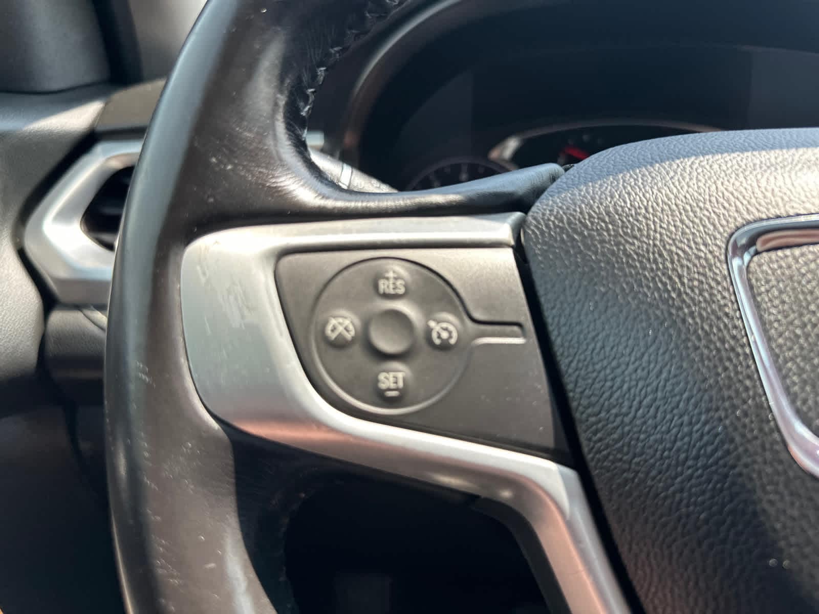 2018 GMC Acadia SLE 23