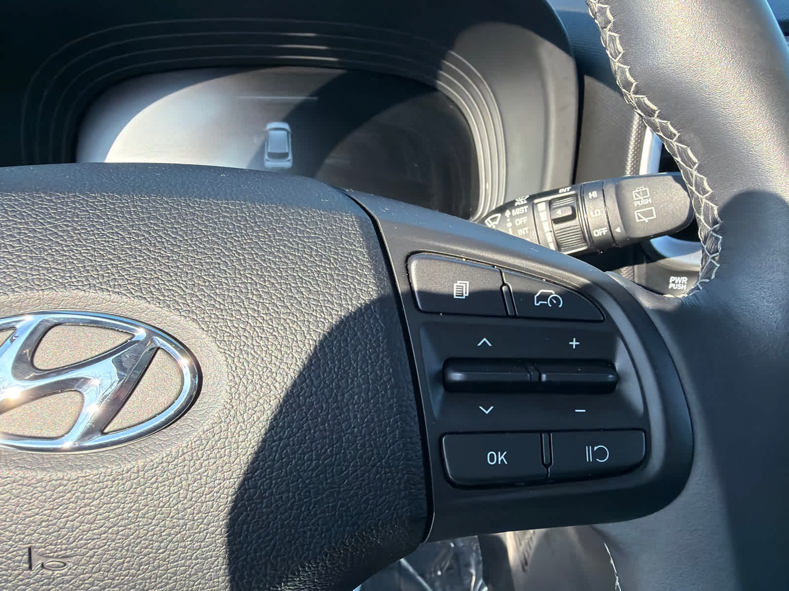 2025 Hyundai Venue SEL - Photo 22