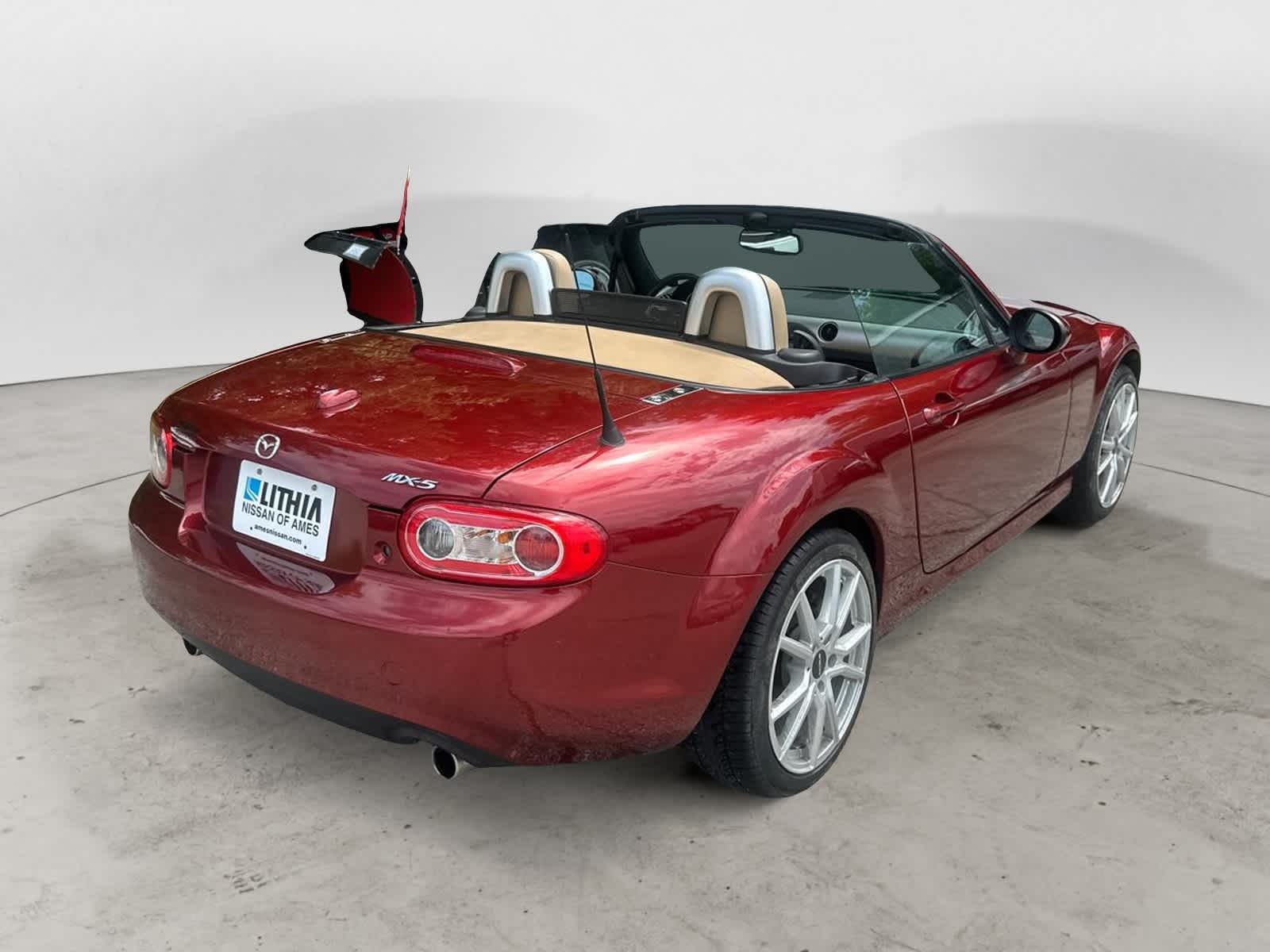 Thumbnail: 2010 Mazda MX-5 Miata - 3