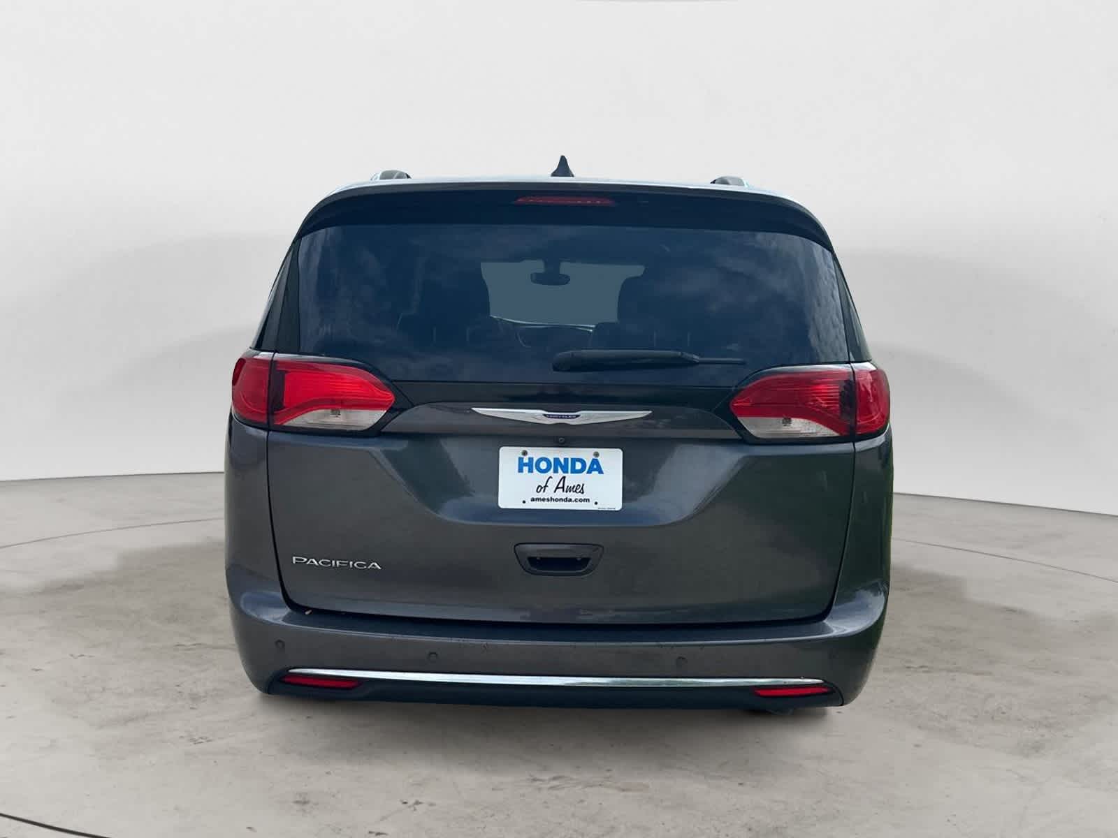 Thumbnail: 2020 Chrysler Pacifica - 5