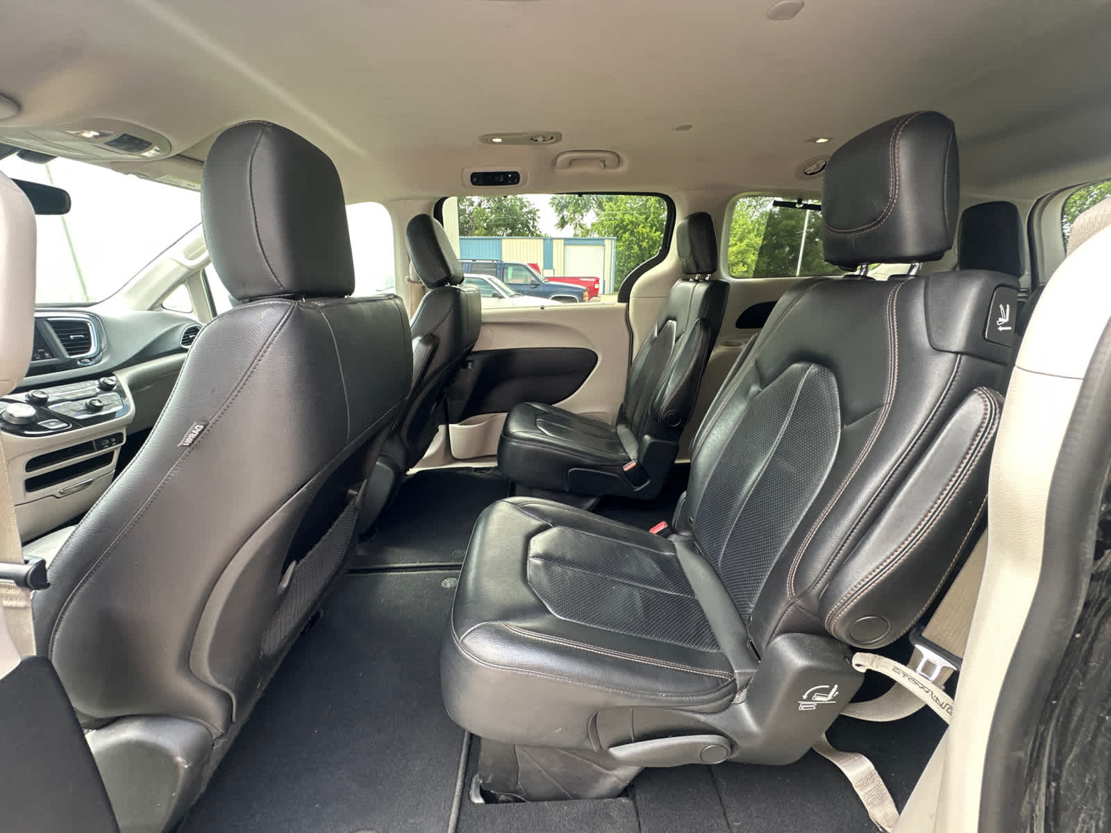 Thumbnail: 2020 Chrysler Pacifica - 23