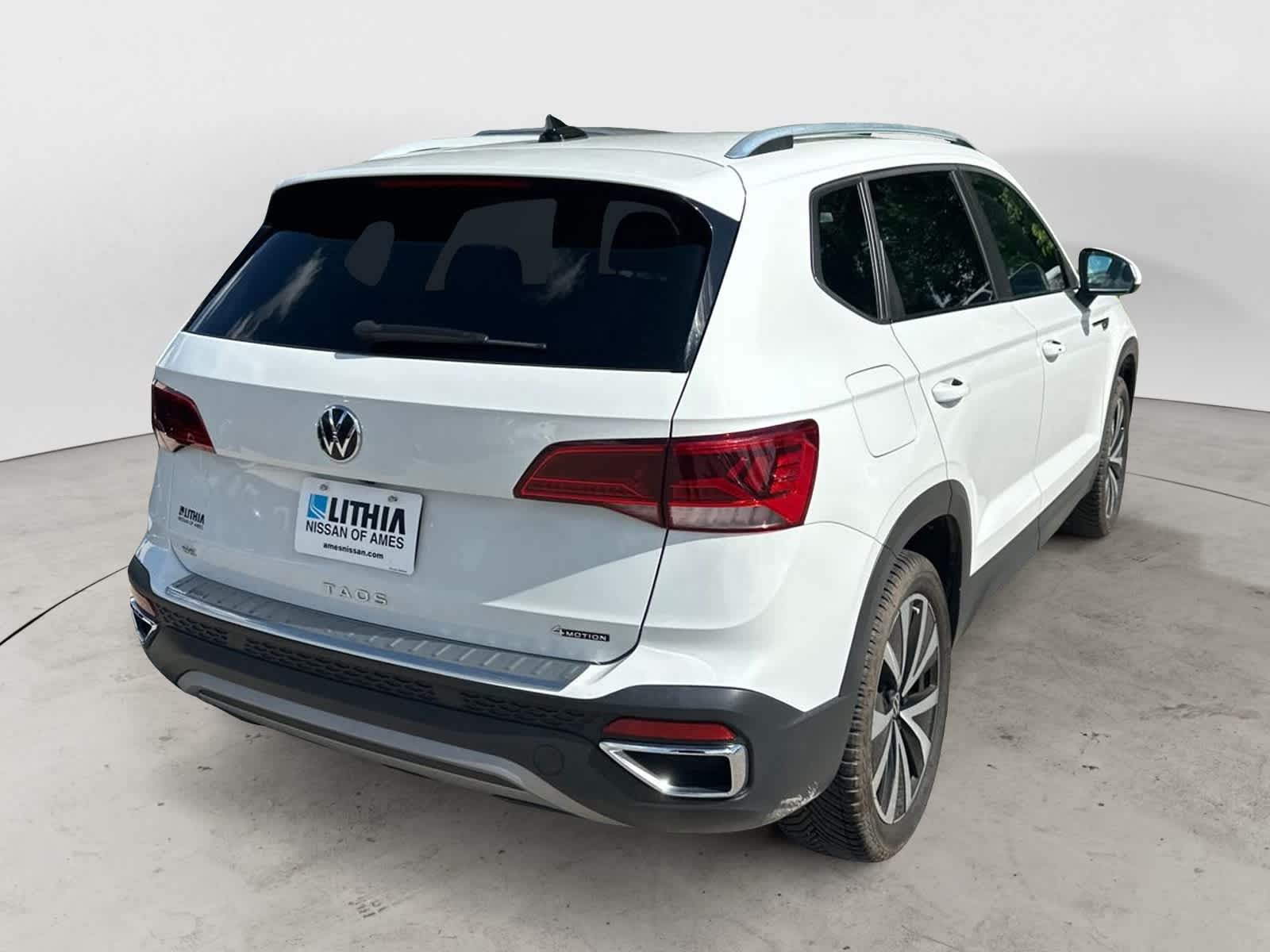 Thumbnail: 2022 Volkswagen Taos - 3
