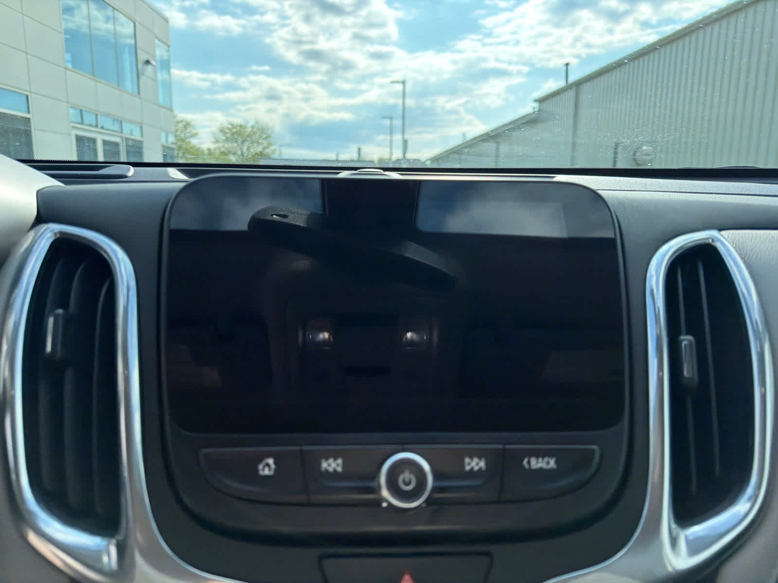 Thumbnail: 2020 Chevrolet Equinox - 24