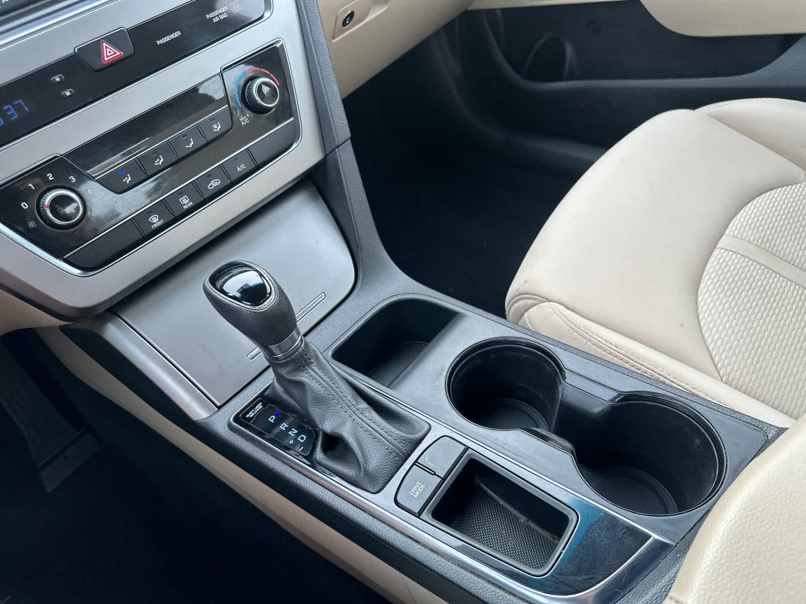 Thumbnail: 2015 Hyundai Sonata - 24