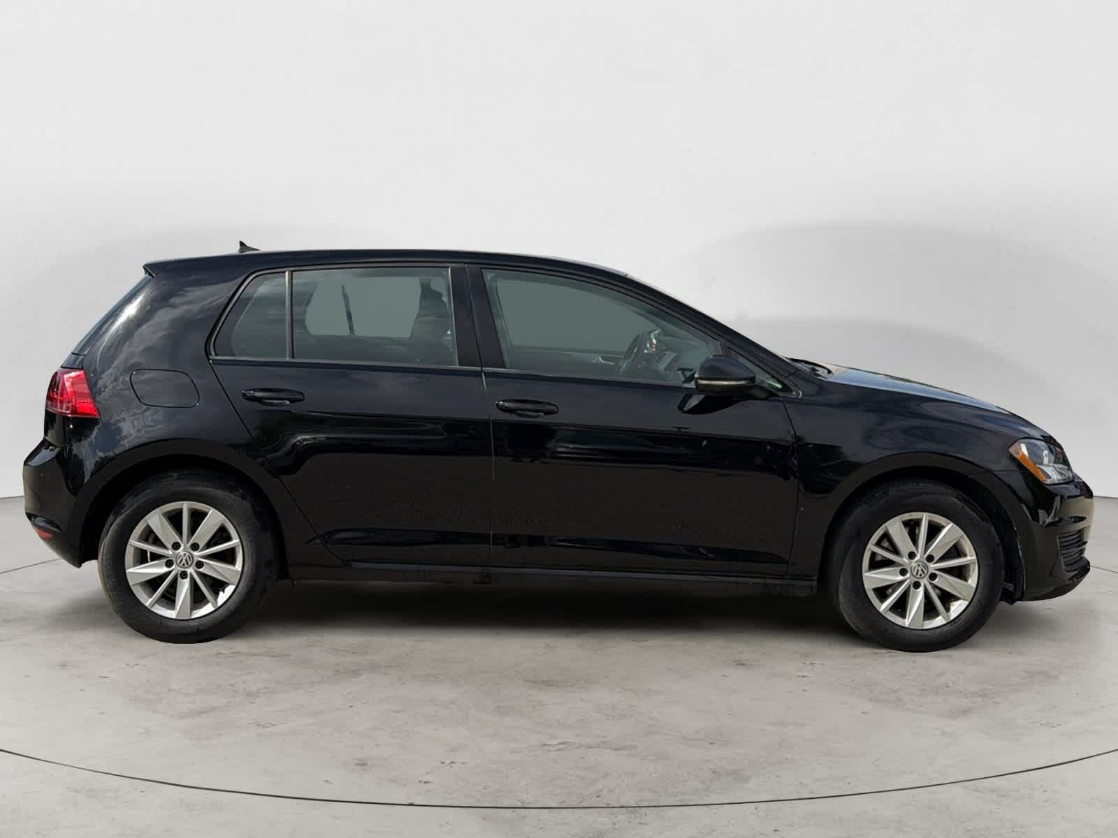 Thumbnail: 2016 Volkswagen Golf - 5