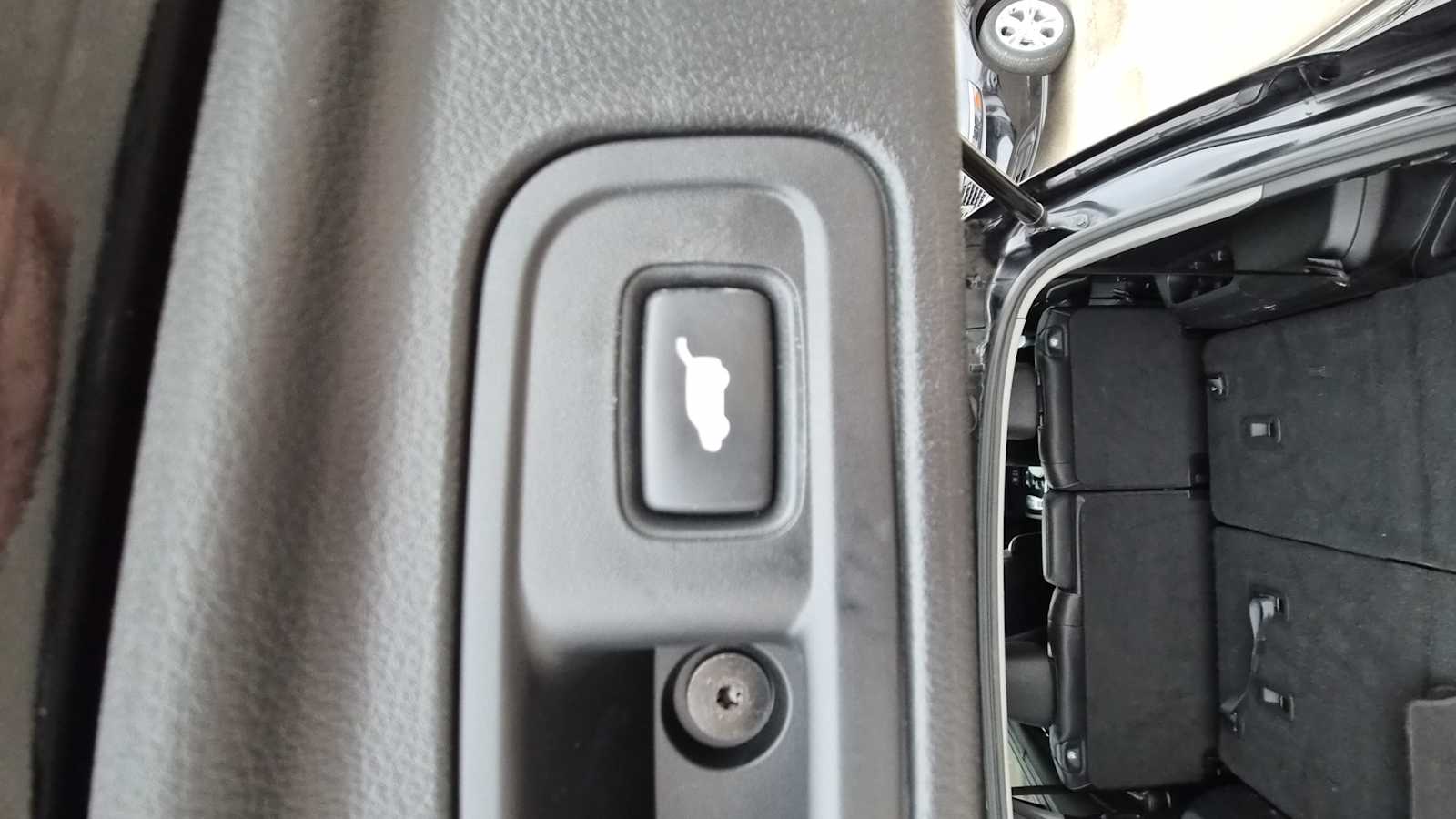 Thumbnail: 2017 Honda Pilot - 27