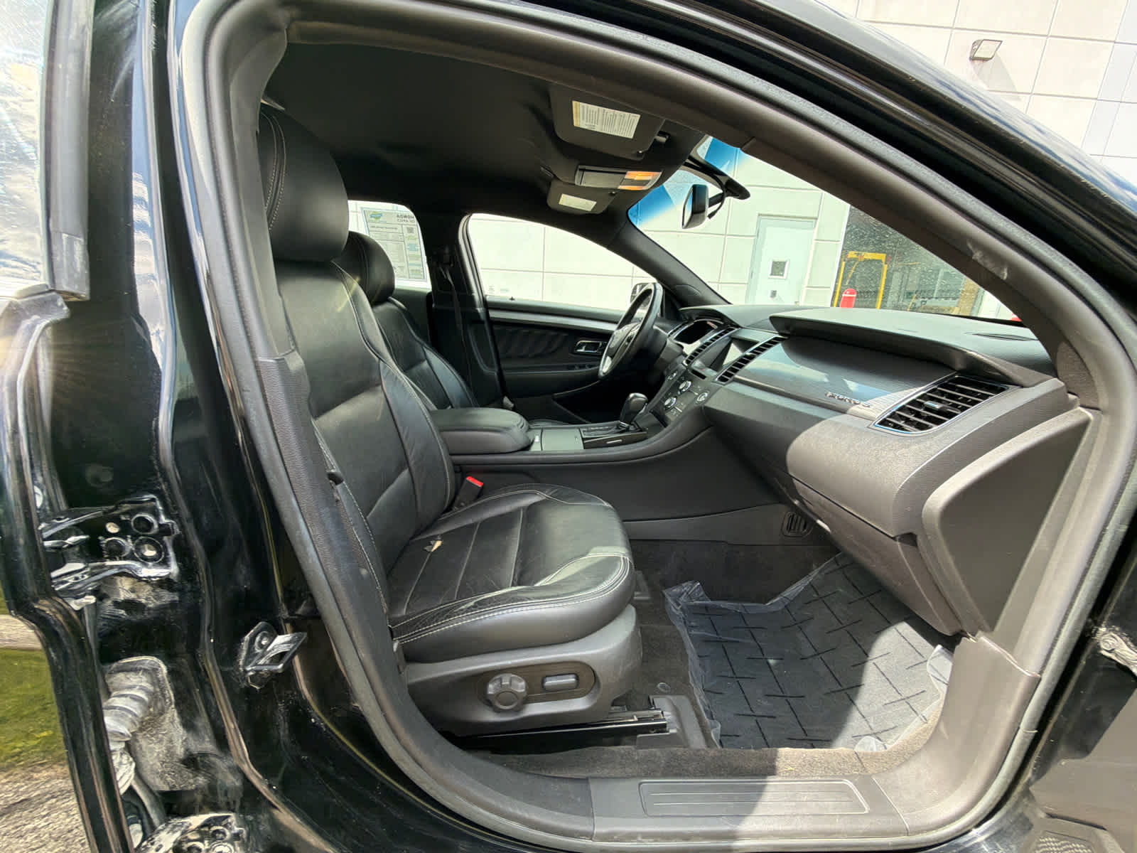 Thumbnail: 2016 Ford Taurus - 8