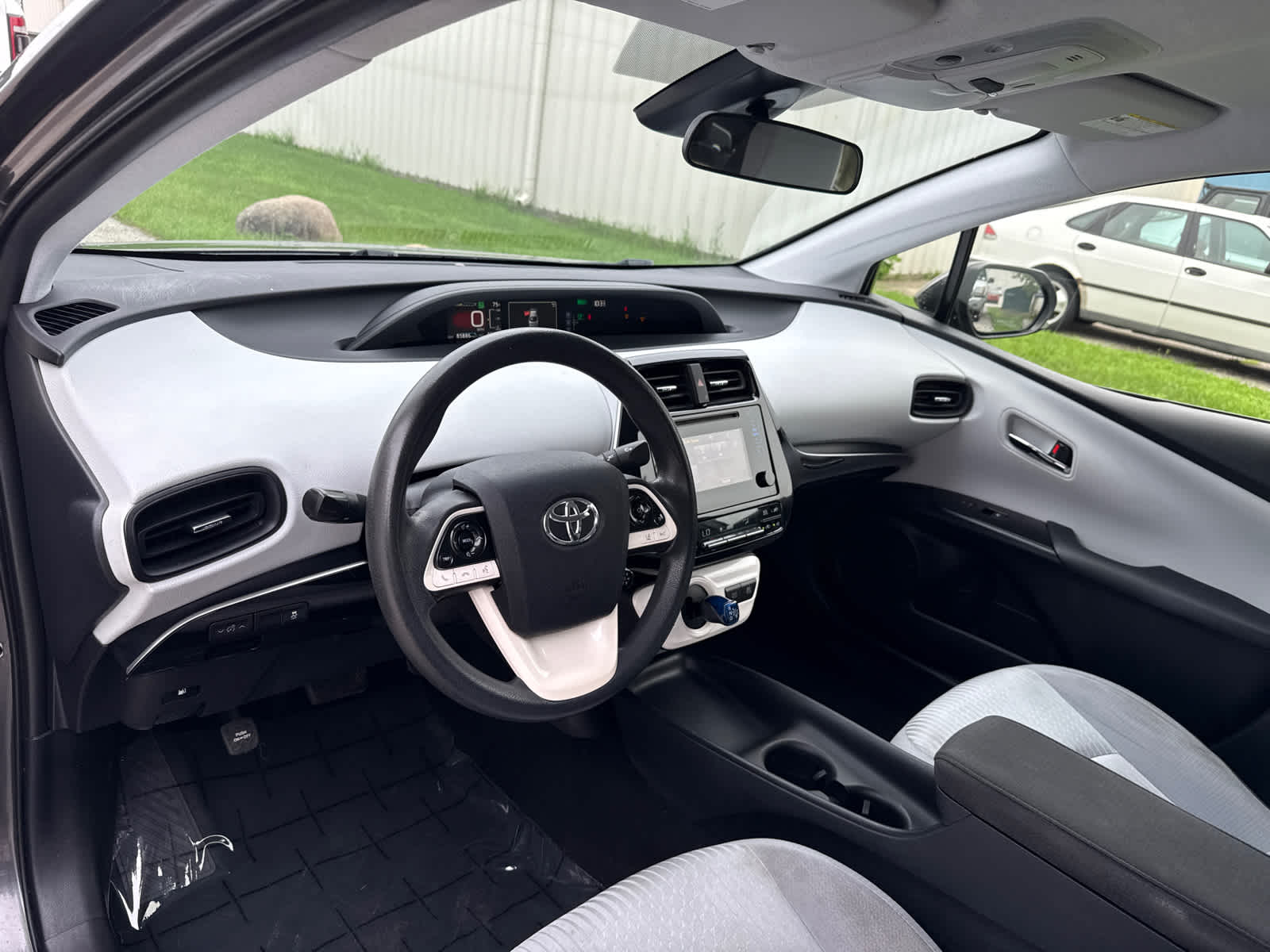 Thumbnail: 2018 Toyota Prius - 13