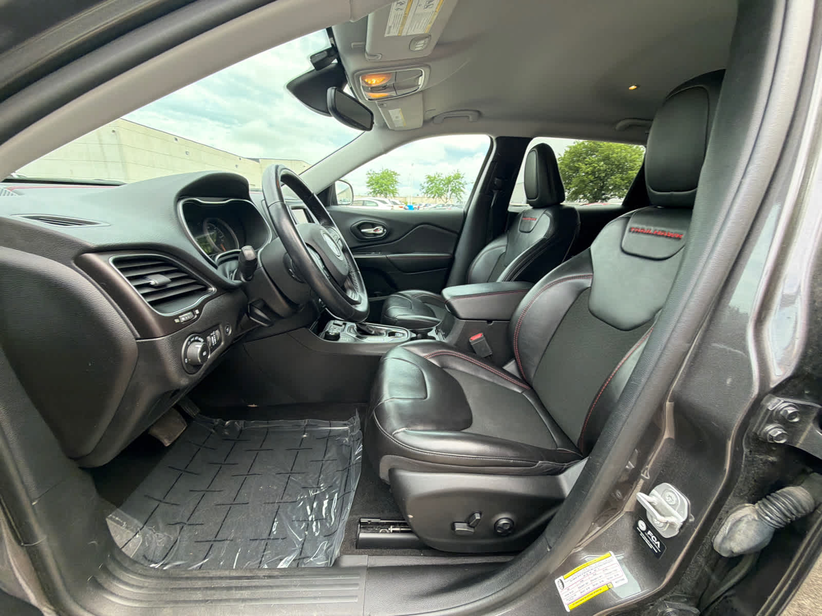 Thumbnail: 2021 Jeep Cherokee - 17