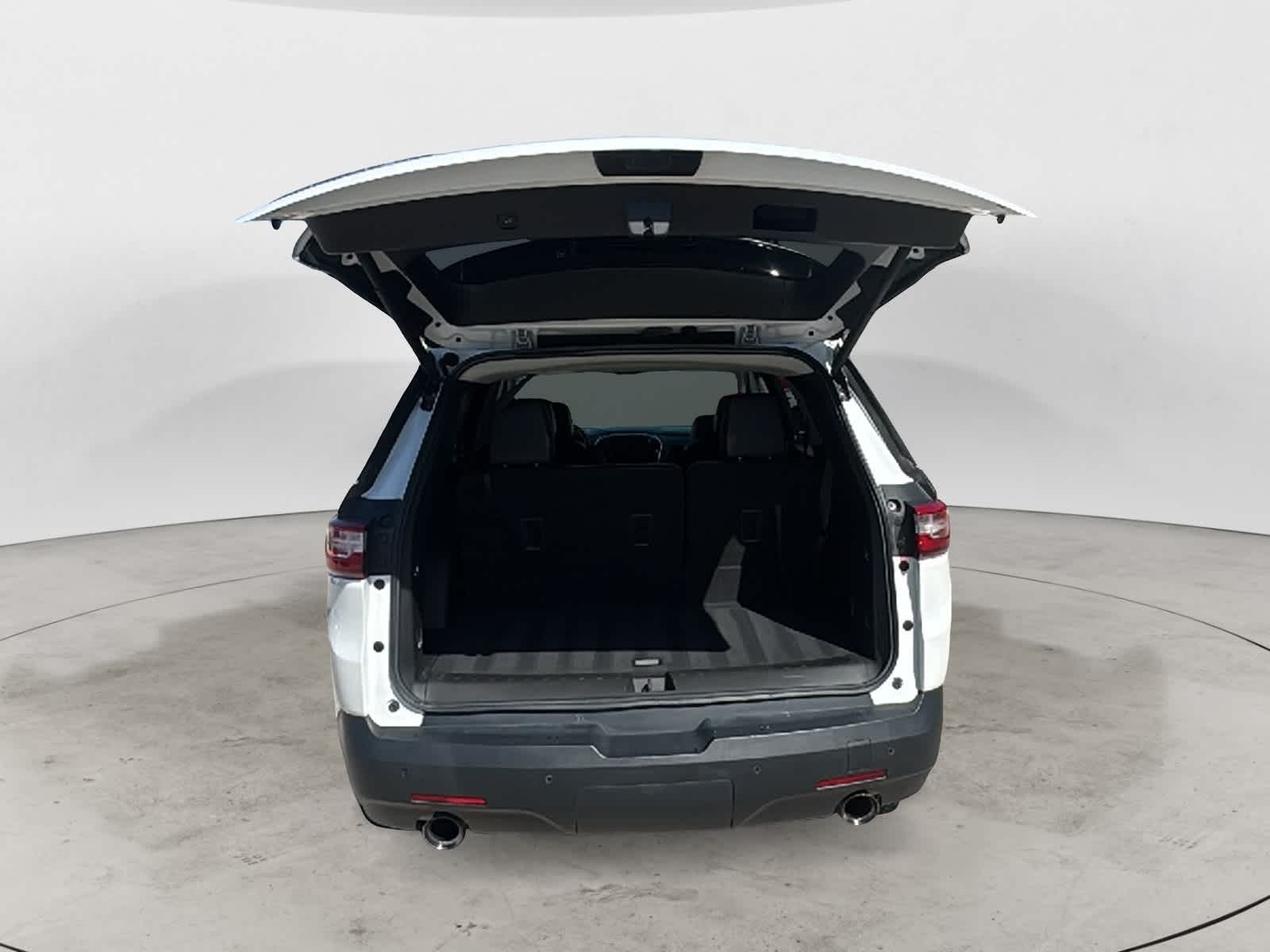 Thumbnail: 2020 Chevrolet Traverse - 4