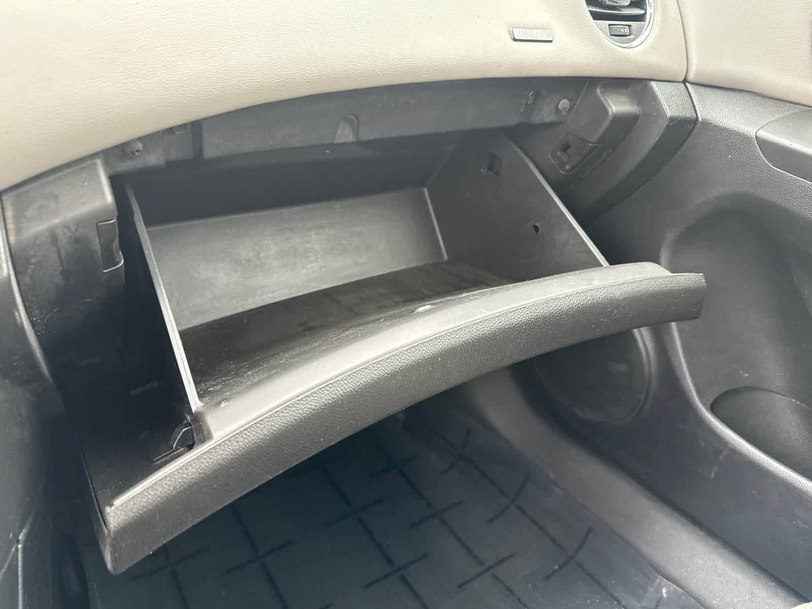 Thumbnail: 2013 Chevrolet Cruze - 25