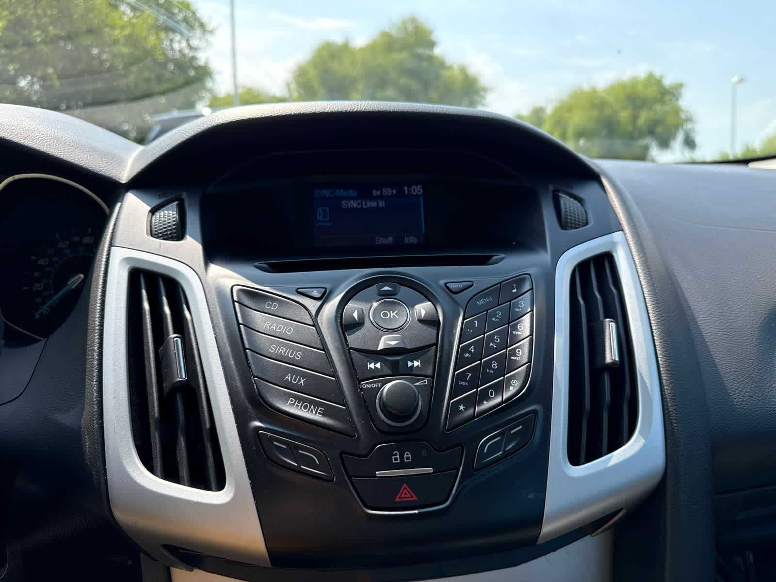Thumbnail: 2012 Ford Focus - 21