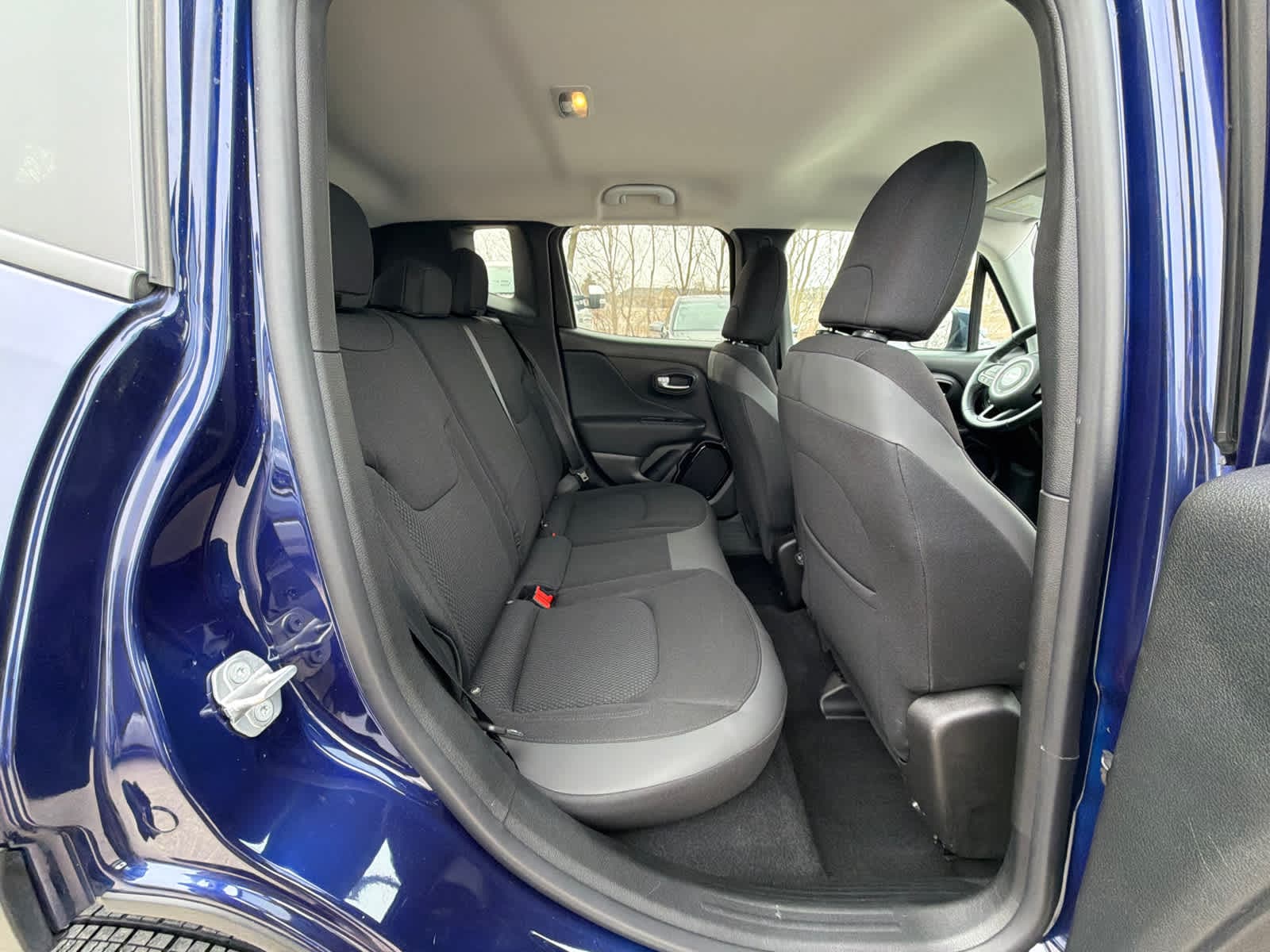 Thumbnail: 2019 Jeep Renegade - 10