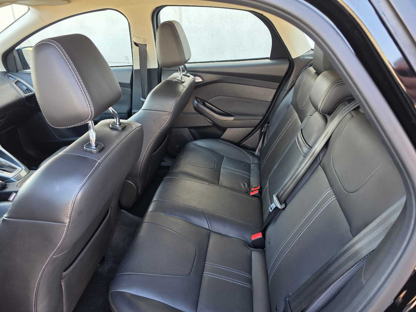 Thumbnail: 2012 Ford Focus - 8