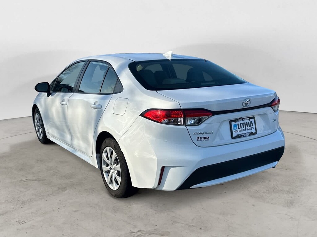 Used 2022 Toyota Corolla LE Sedan