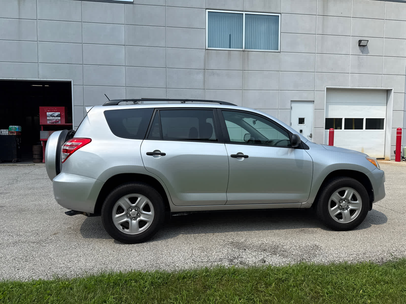 Thumbnail: 2012 Toyota RAV4 - 7