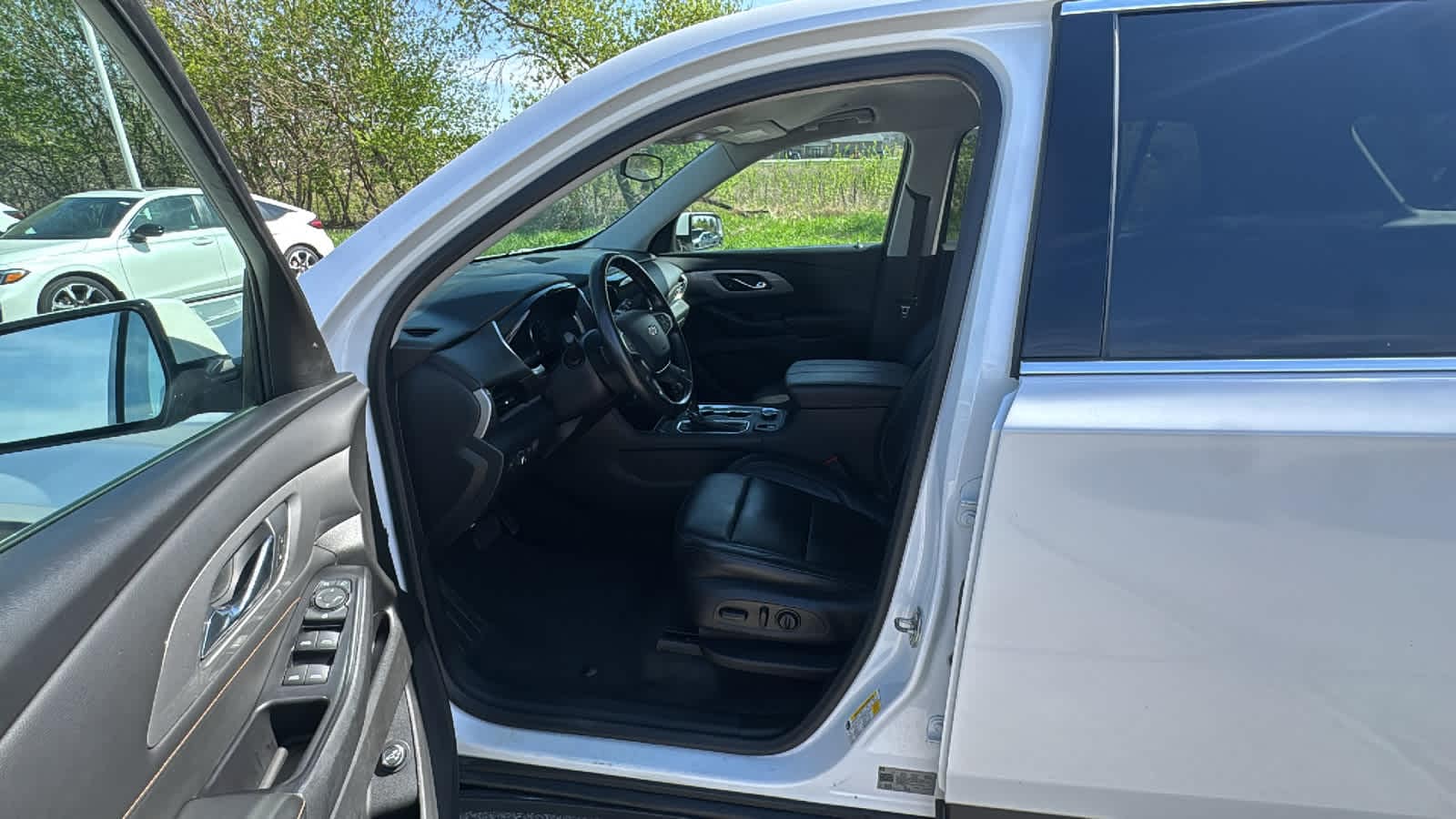 Thumbnail: 2020 Chevrolet Traverse - 21