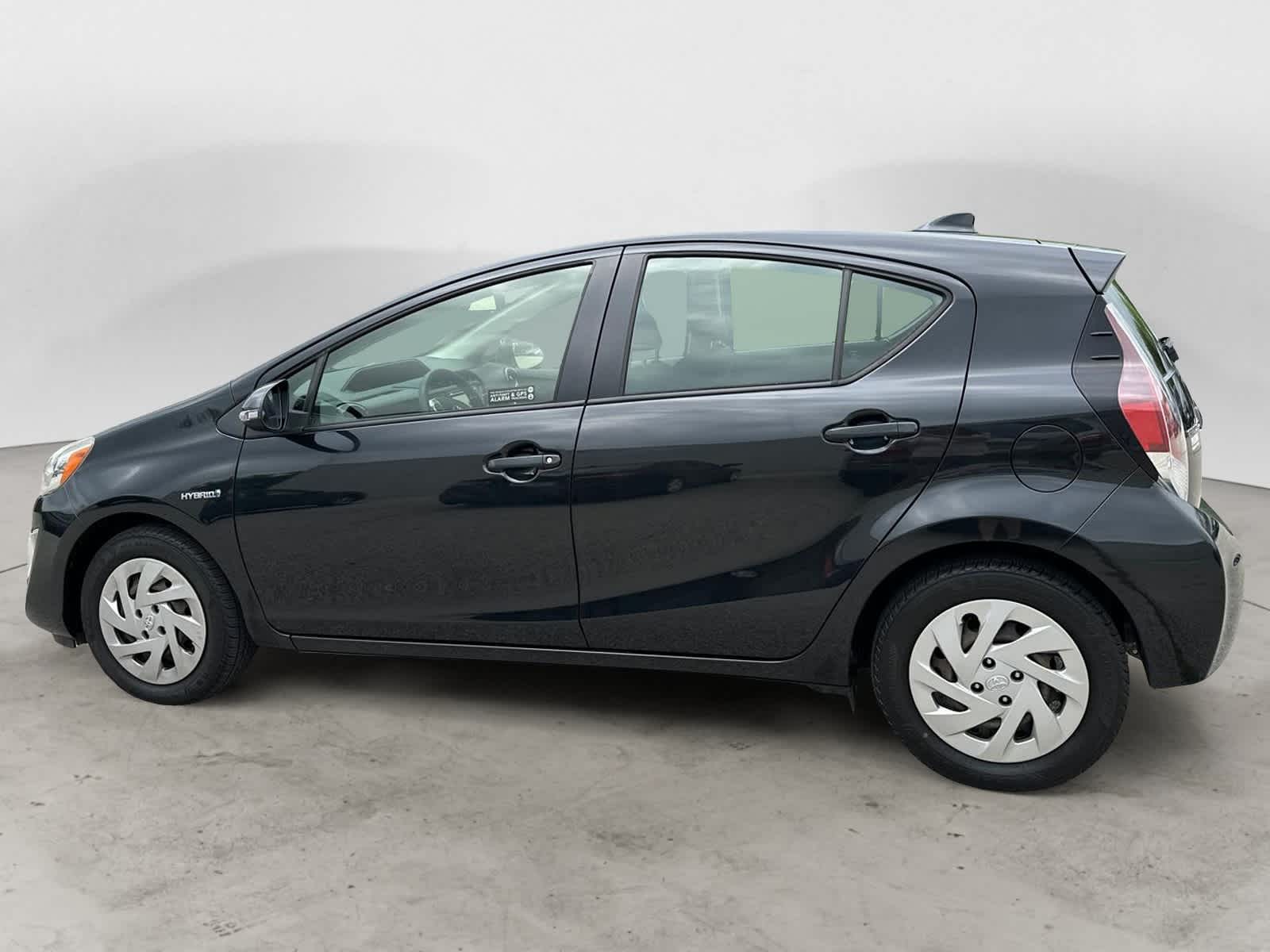 2016 Toyota Prius c Two 3