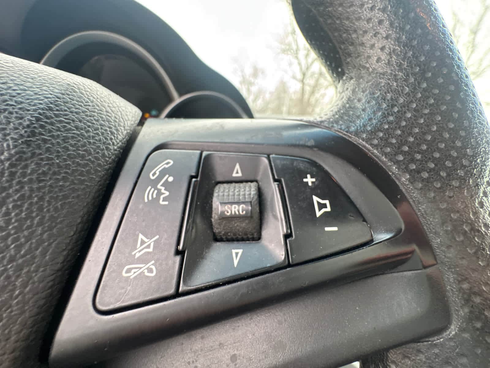 Thumbnail: 2013 Chevrolet Cruze - 21