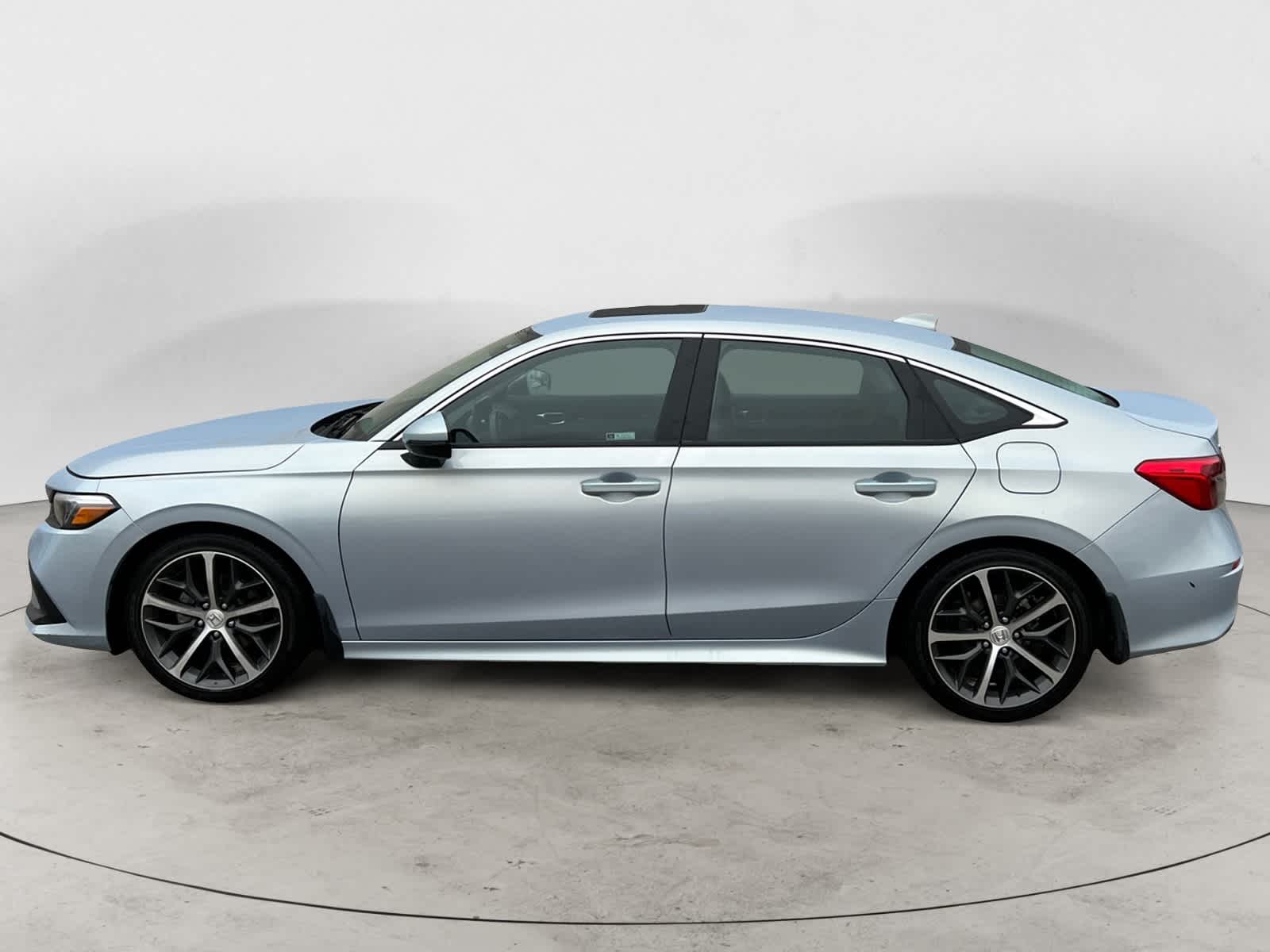 2022 Honda Civic Touring photo 2