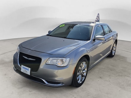 2015 Chrysler 300 Limited Sedan