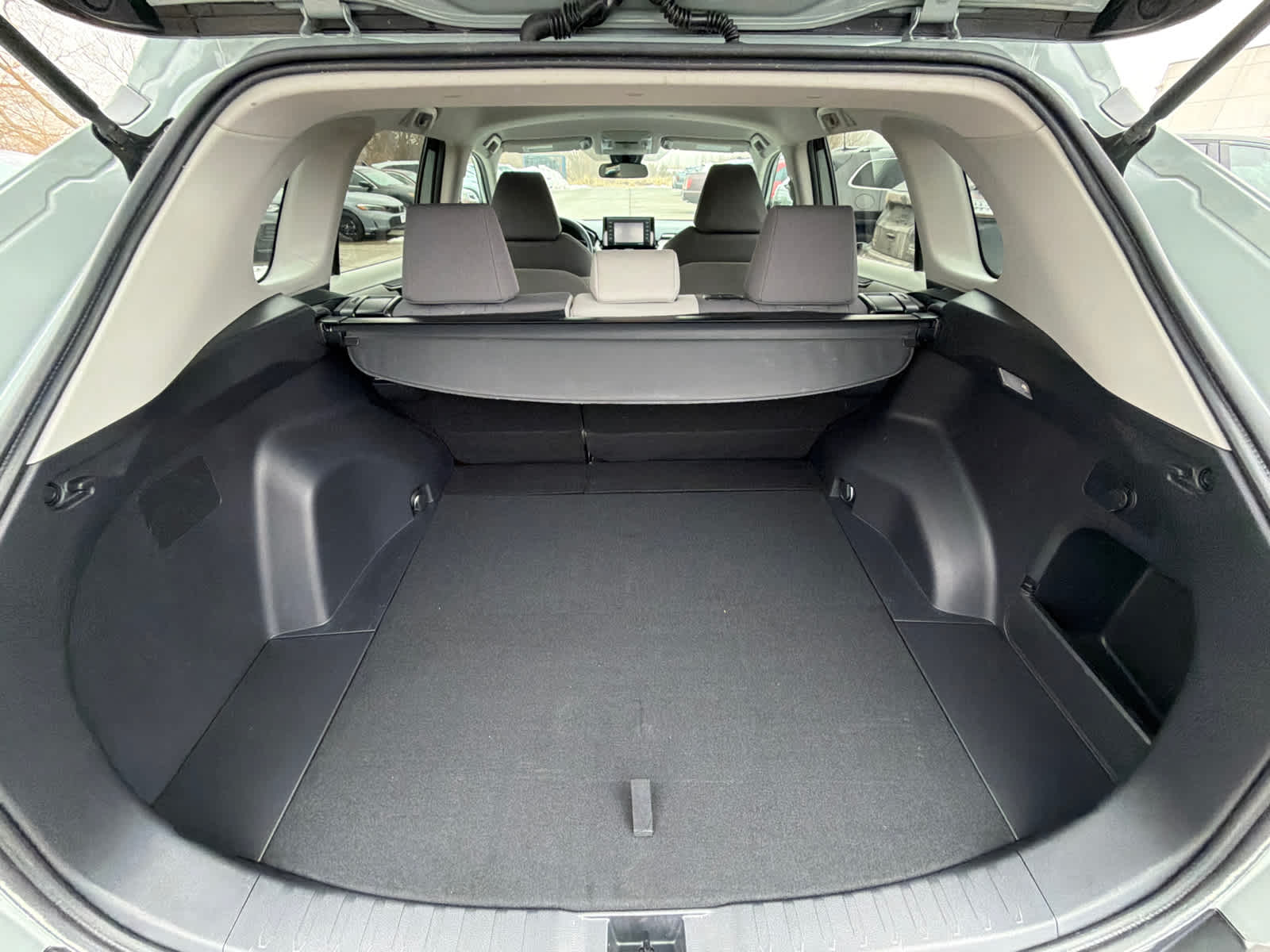 Thumbnail: 2021 Toyota RAV4 - 12