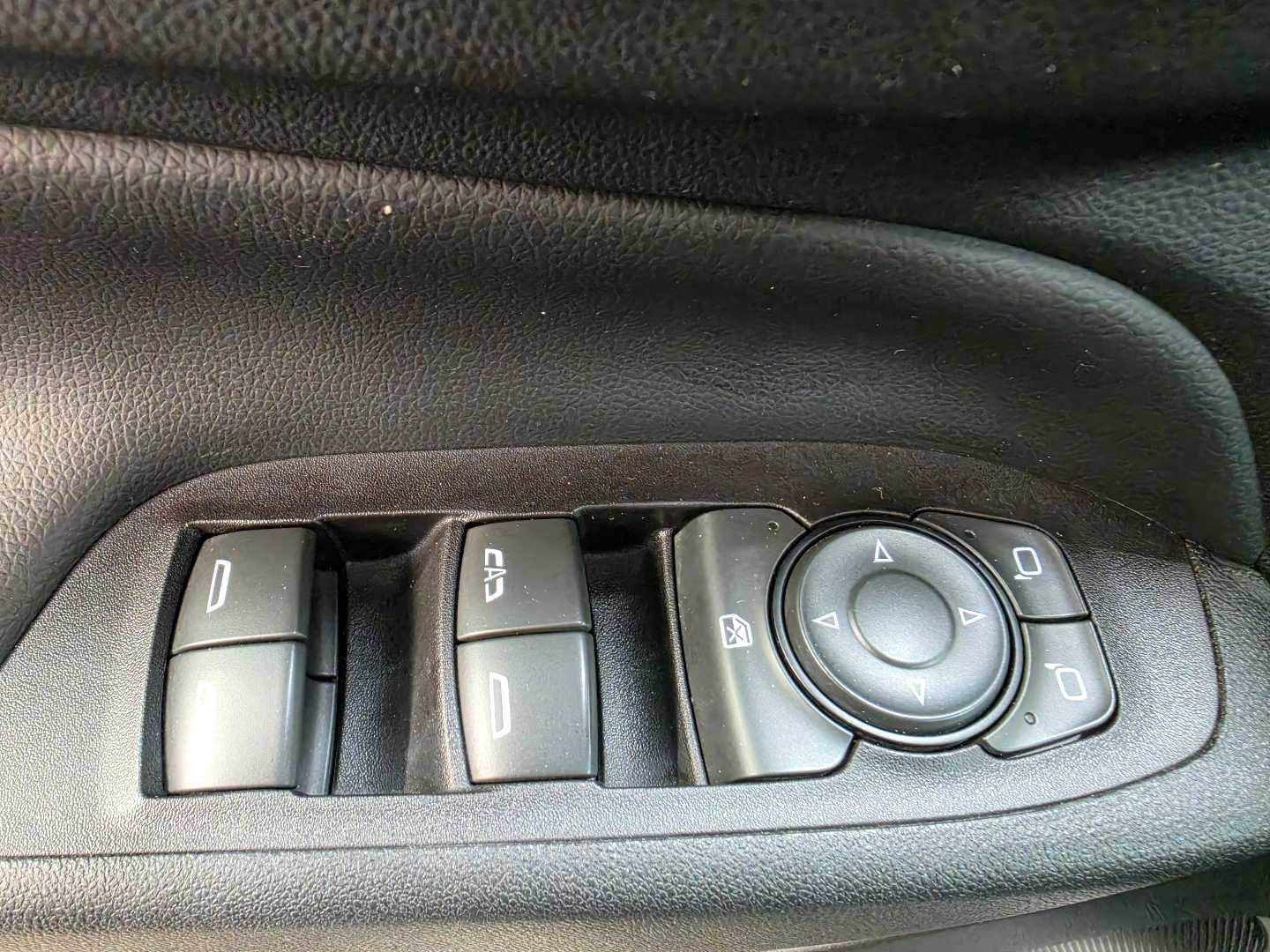 Thumbnail: 2018 Chevrolet Equinox - 19