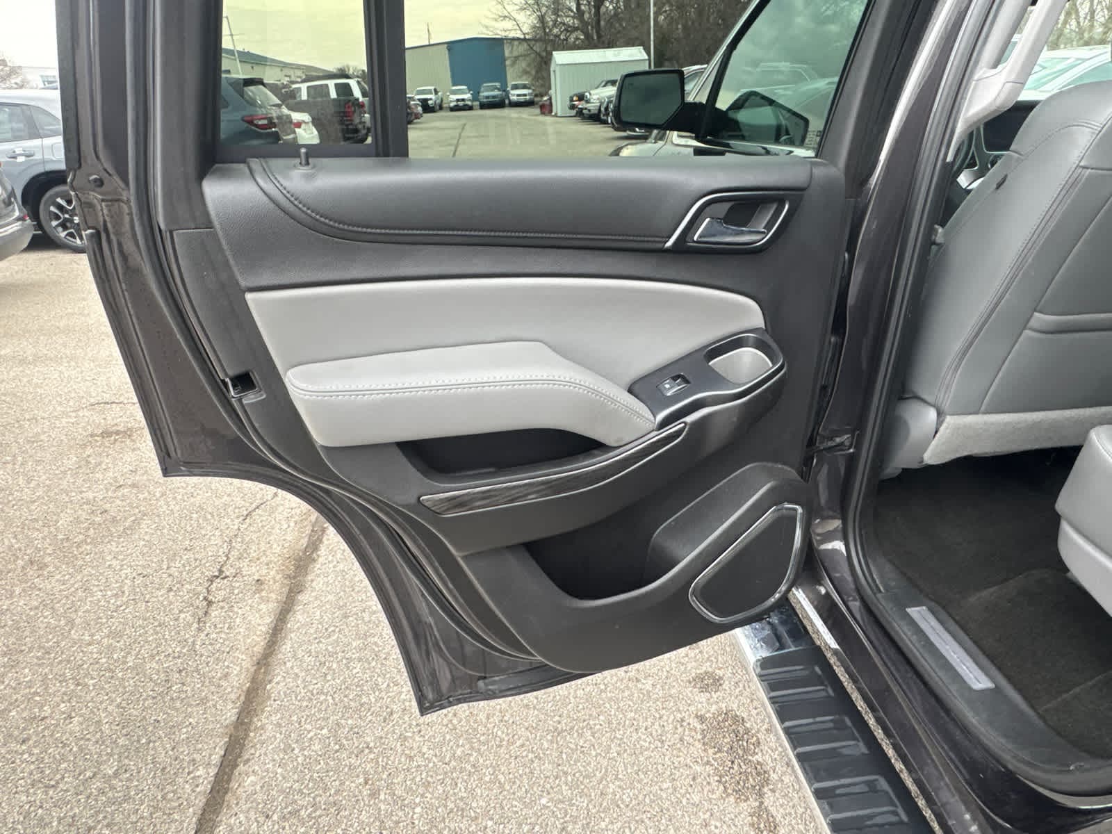 Thumbnail: 2017 Chevrolet Tahoe - 15