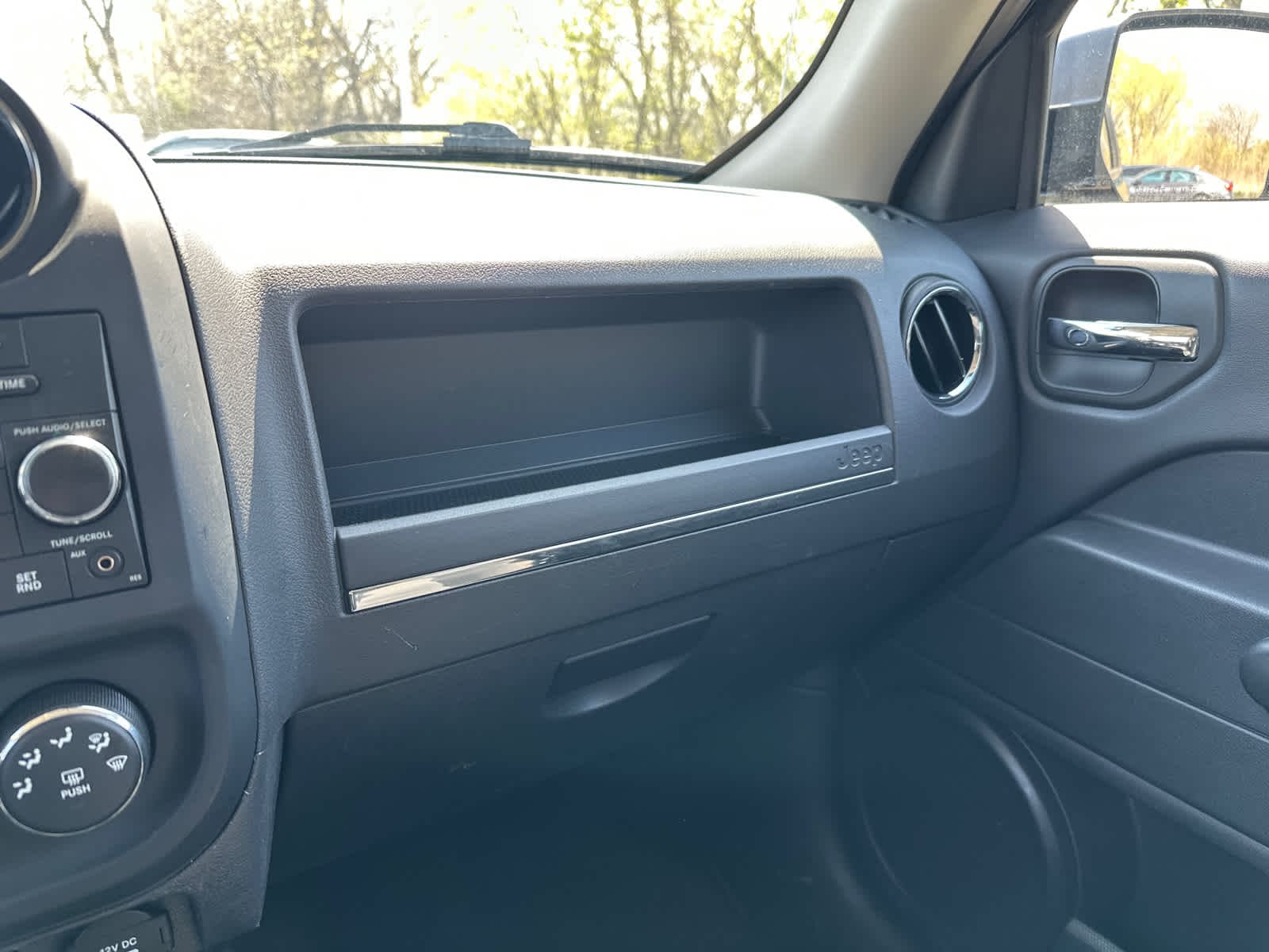 Thumbnail: 2017 Jeep Patriot - 20