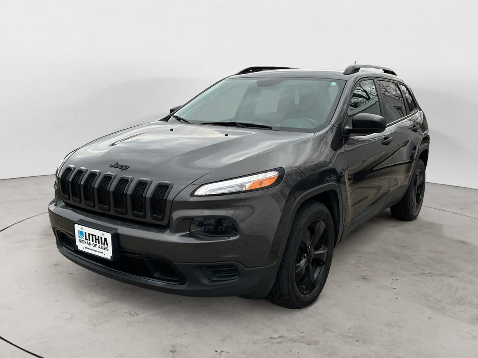 Thumbnail: 2017 Jeep Cherokee - 1
